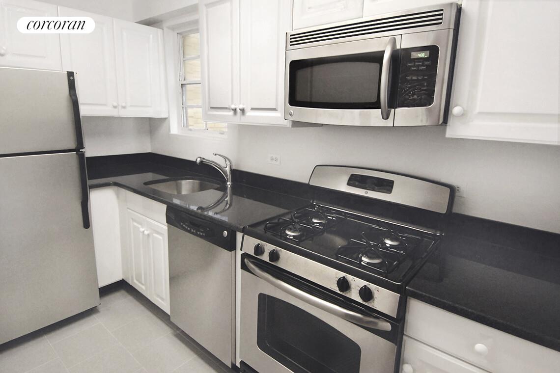 #4 photo, 230 E 79TH Street, Lenox Hill , NY 10075