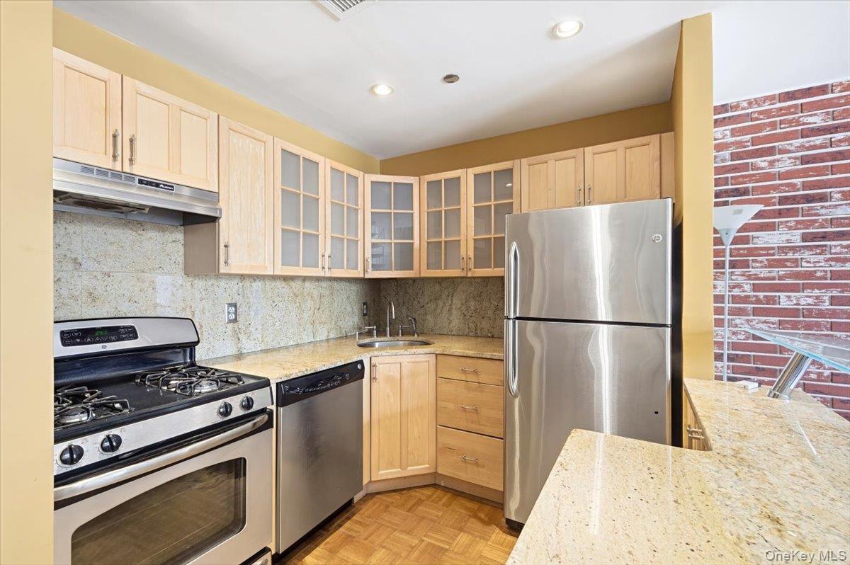 #4 photo, 23 Water Grant Street, Yonkers , NY 10701