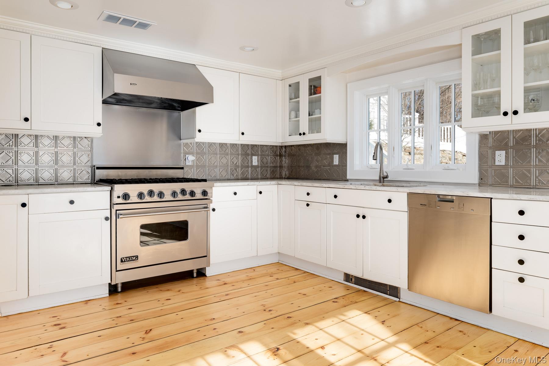 #9 photo, 291 Roaring Brook Road, Chappaqua , NY 10514