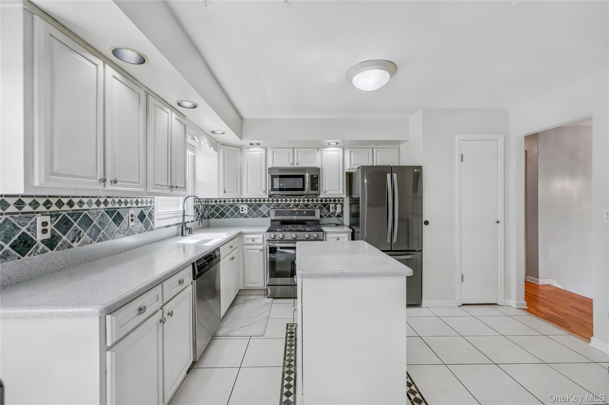 #8 photo, 10 Headden Drive, Spring Valley , NY 10977