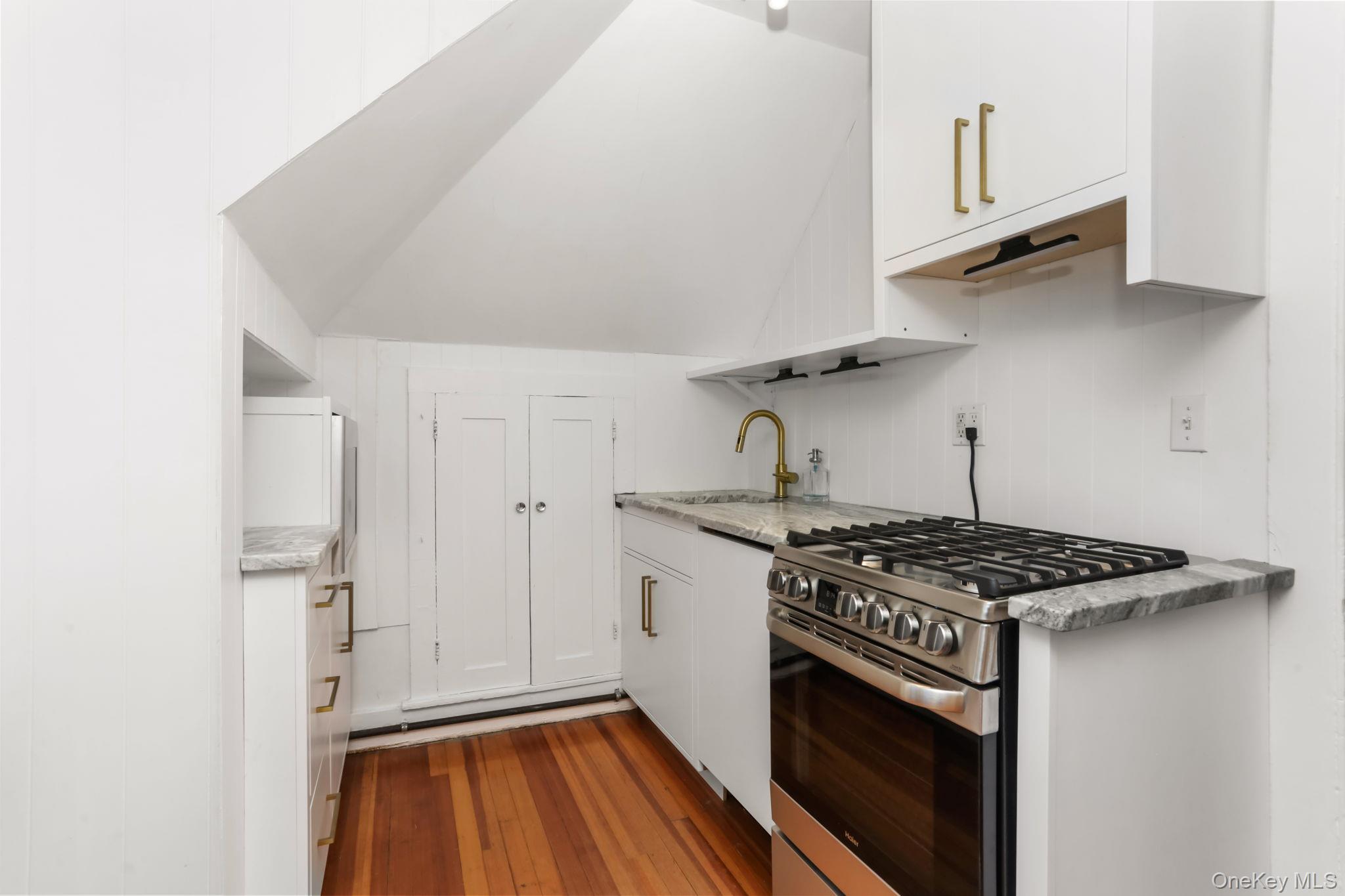 #3 photo, 16 Bedford, Katonah , NY 10536