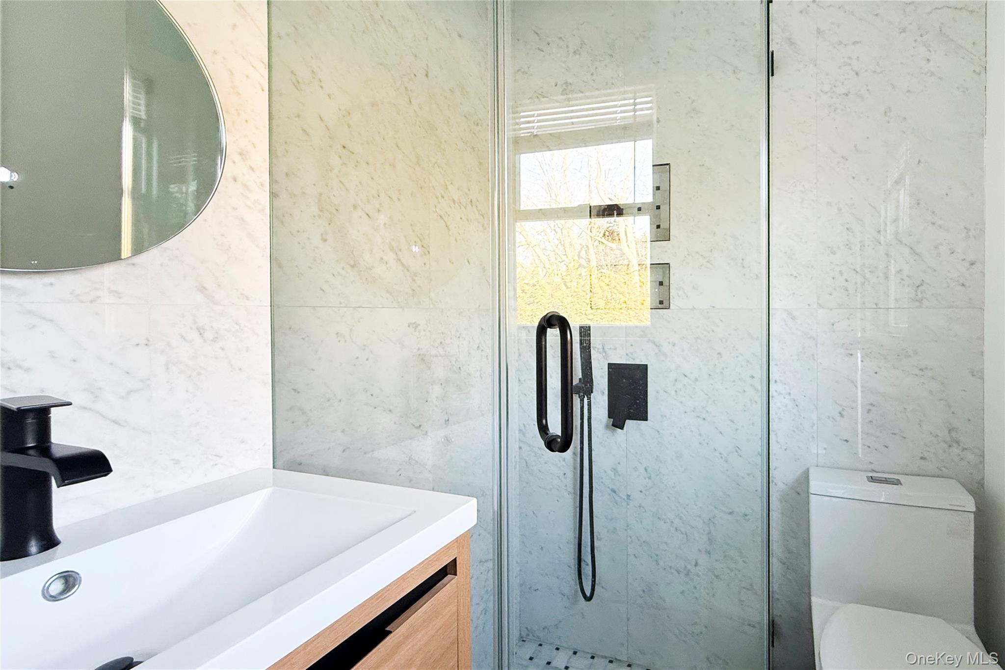 #12 photo, 121 Ponquogue Avenue, Саффолк ‖ Hampton Bays , NY 11946