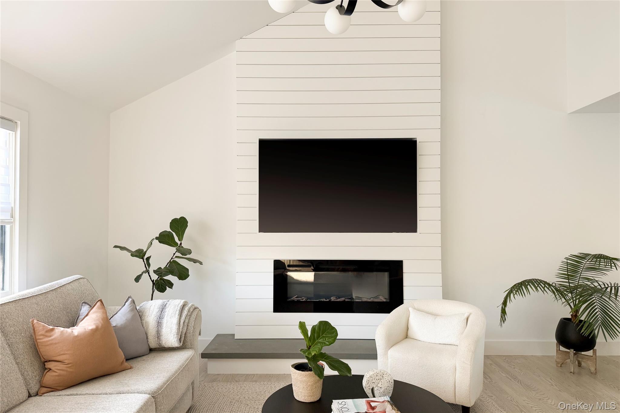 #3 photo, 121 Ponquogue Avenue, Саффолк ‖ Hampton Bays , NY 11946