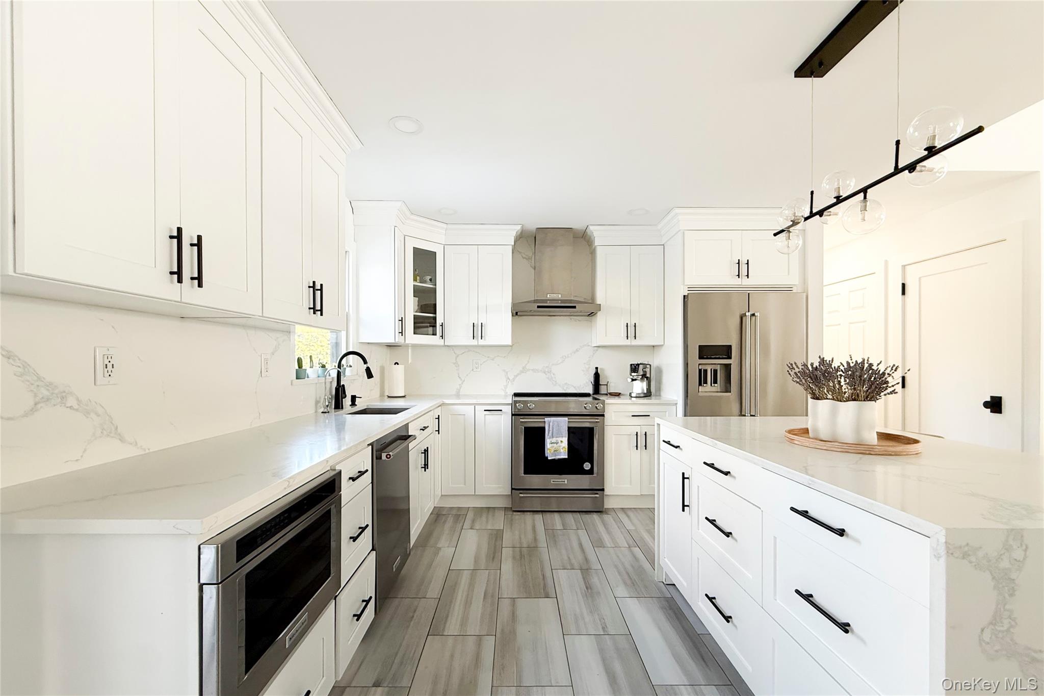 #8 photo, 121 Ponquogue Avenue, Саффолк ‖ Hampton Bays , NY 11946