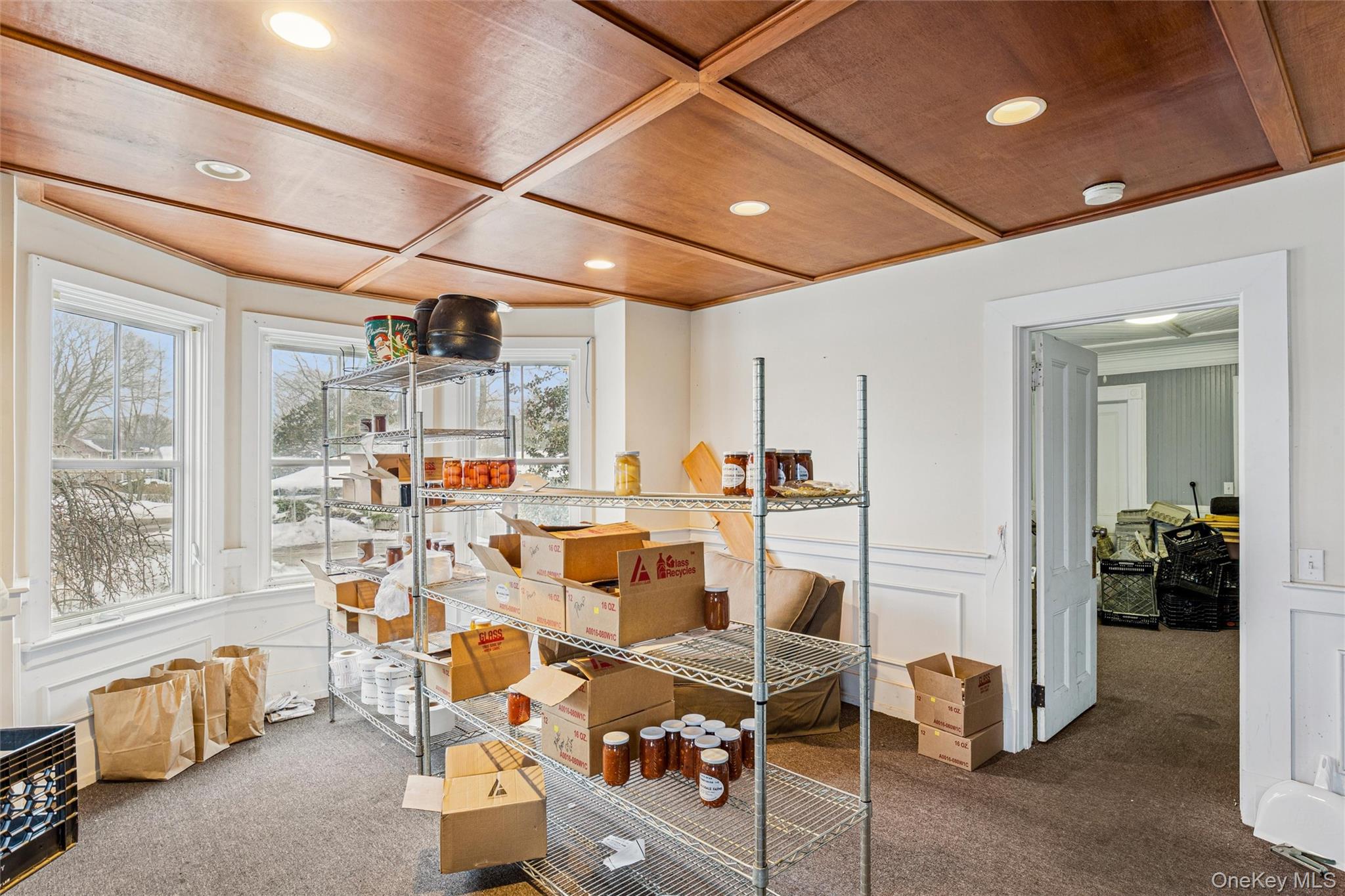 #16 photo, 250 Main Road, מחוז סאפוק Riverhead , NY 11901