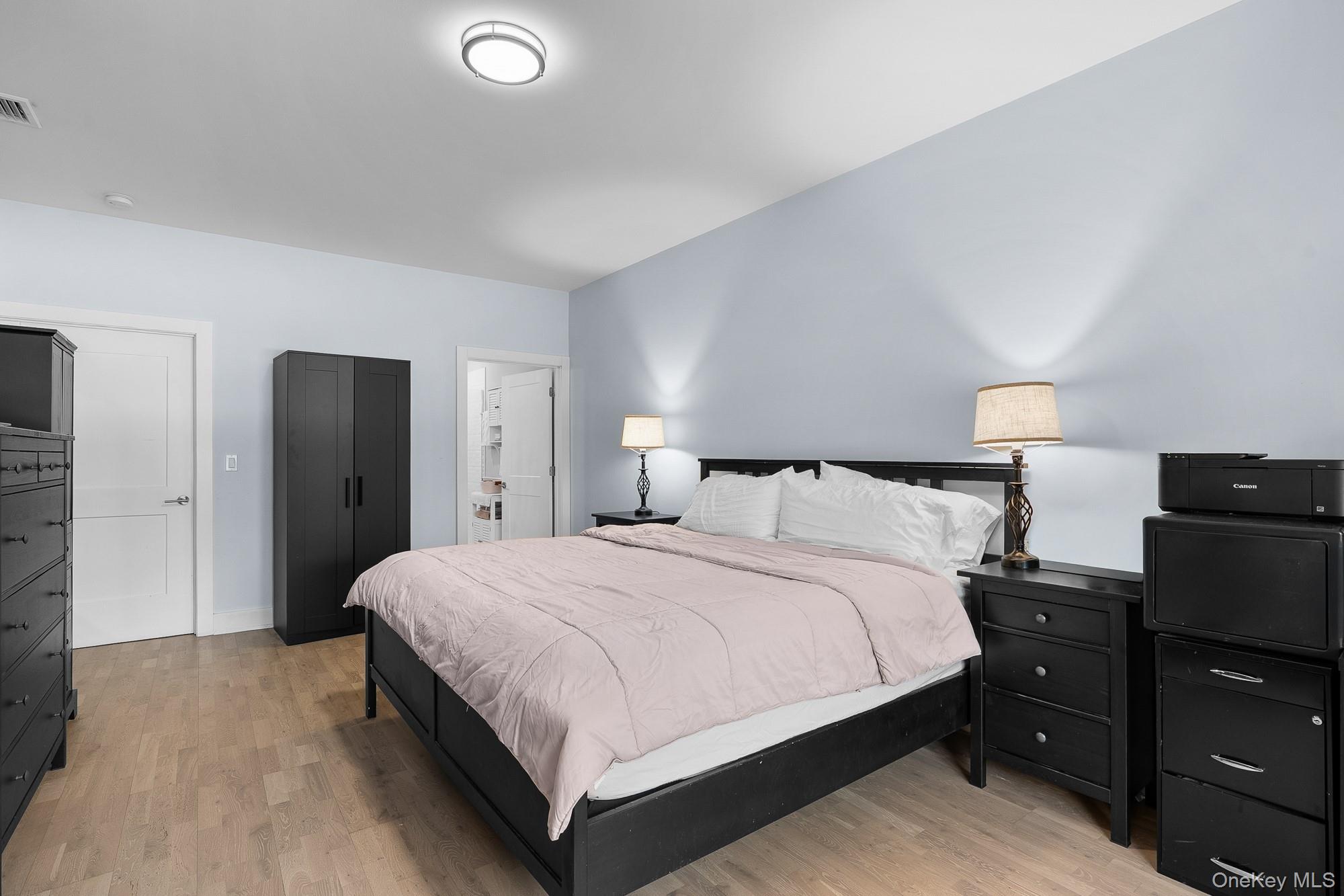 #13 photo, 709 Breton Way, Нассау ‖ Glen Cove , NY 11542