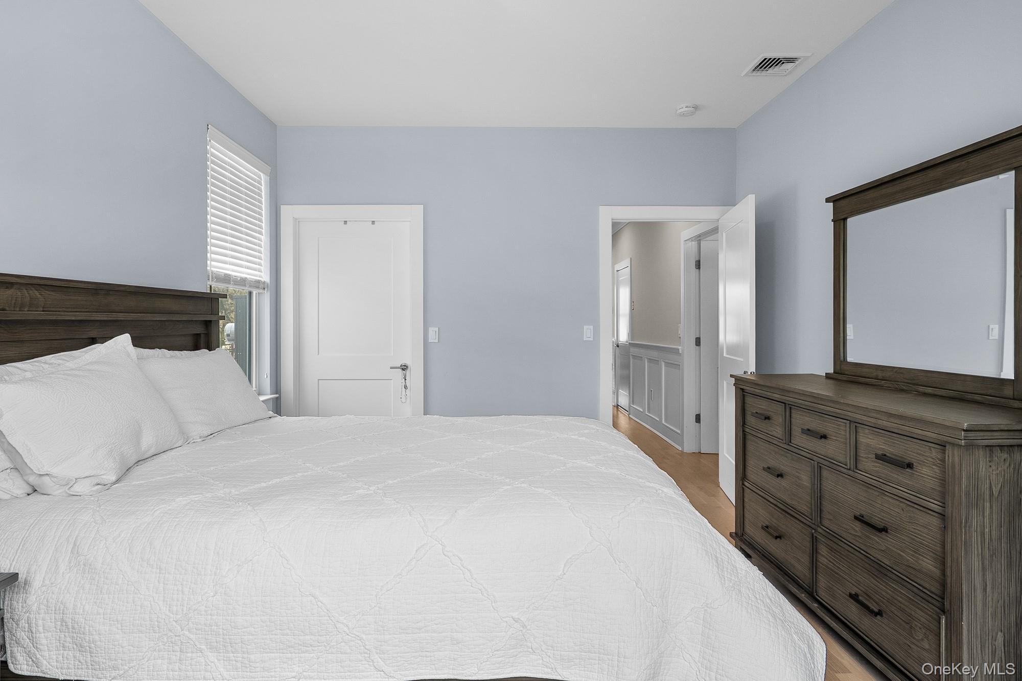 #16 photo, 709 Breton Way, Нассау ‖ Glen Cove , NY 11542