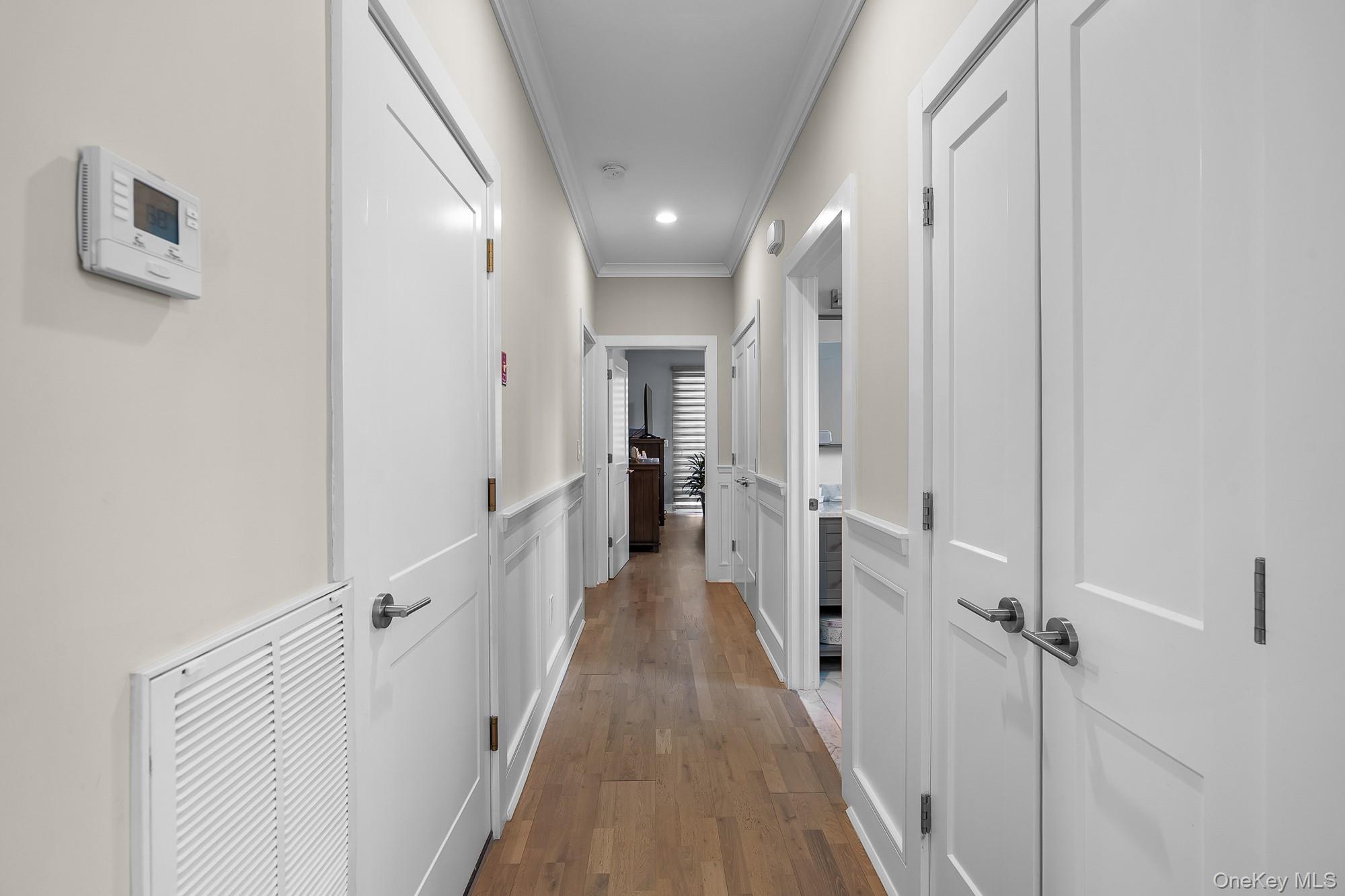 #9 photo, 709 Breton Way, Нассау ‖ Glen Cove , NY 11542