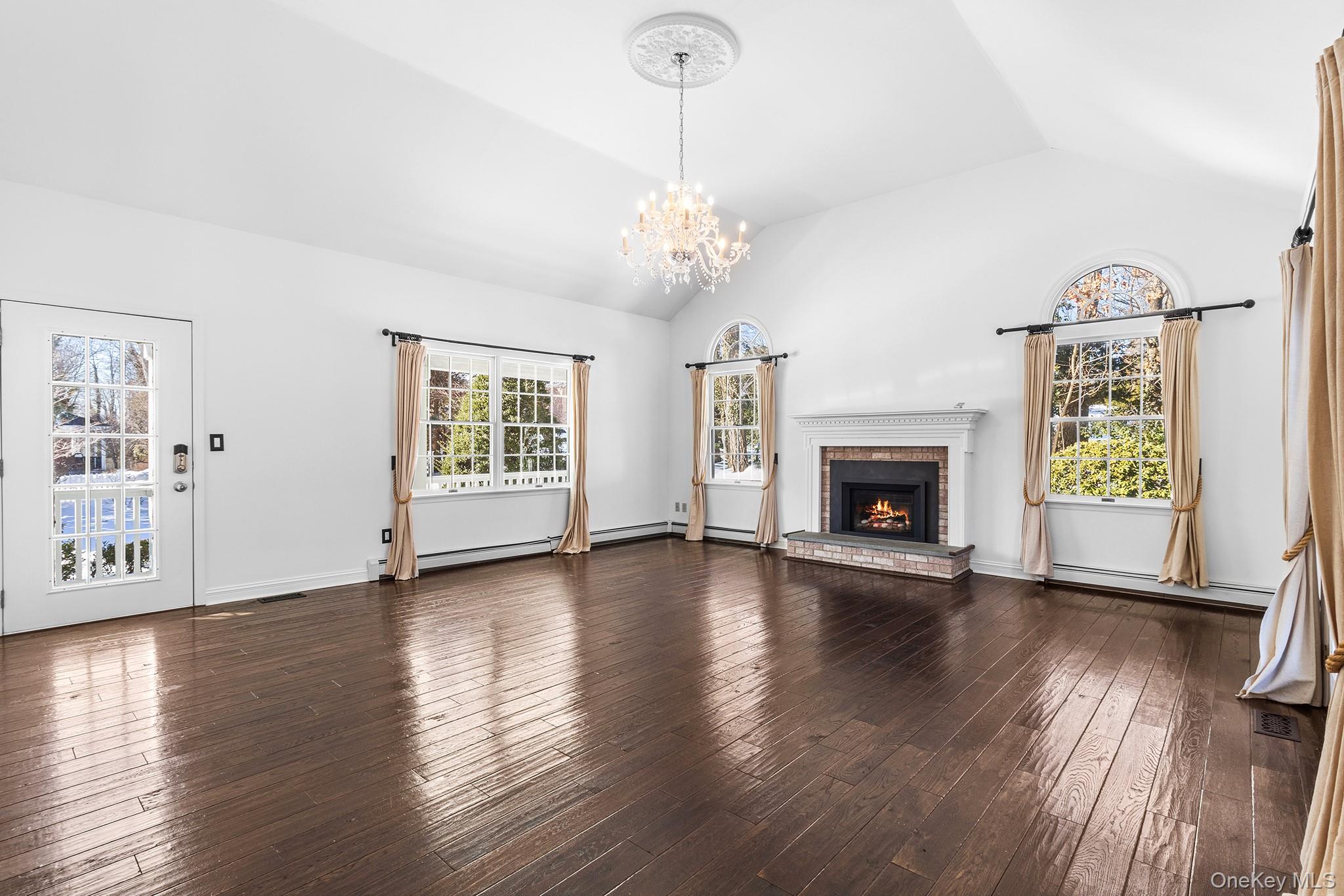 #13 photo, 3 Ada Lane, सफ़ोक काउंटी Setauket , NY 11733