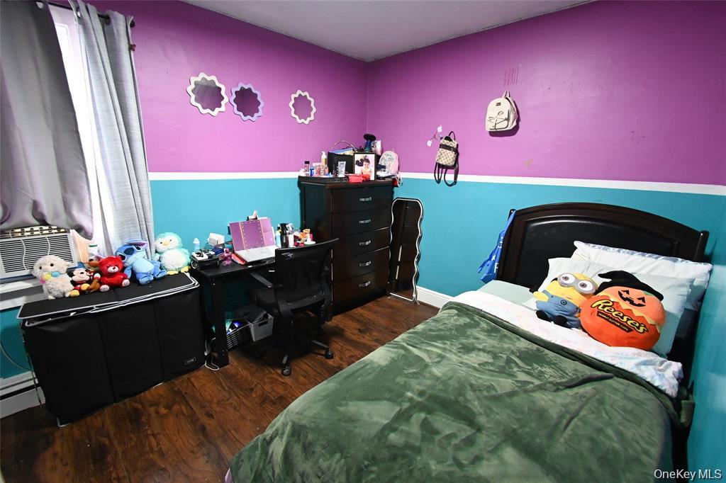 #20 photo, 901 College Point Boulevard, College Point , NY 11356