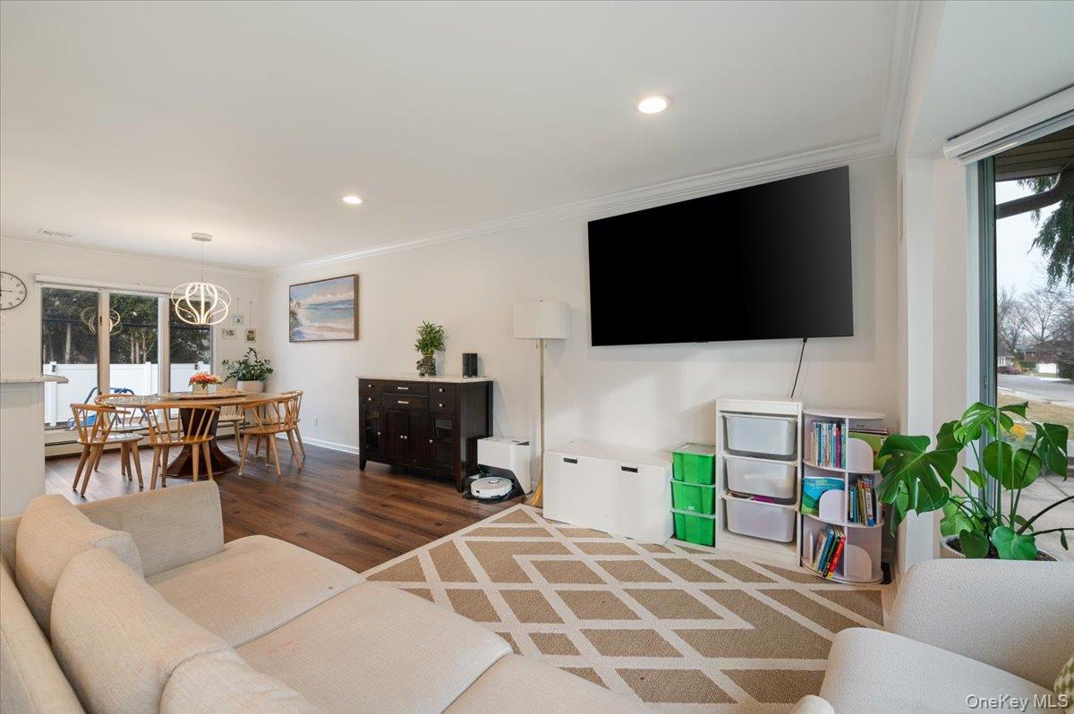 #3 photo, 45 Pickwick Drive, Syosset , NY 11791