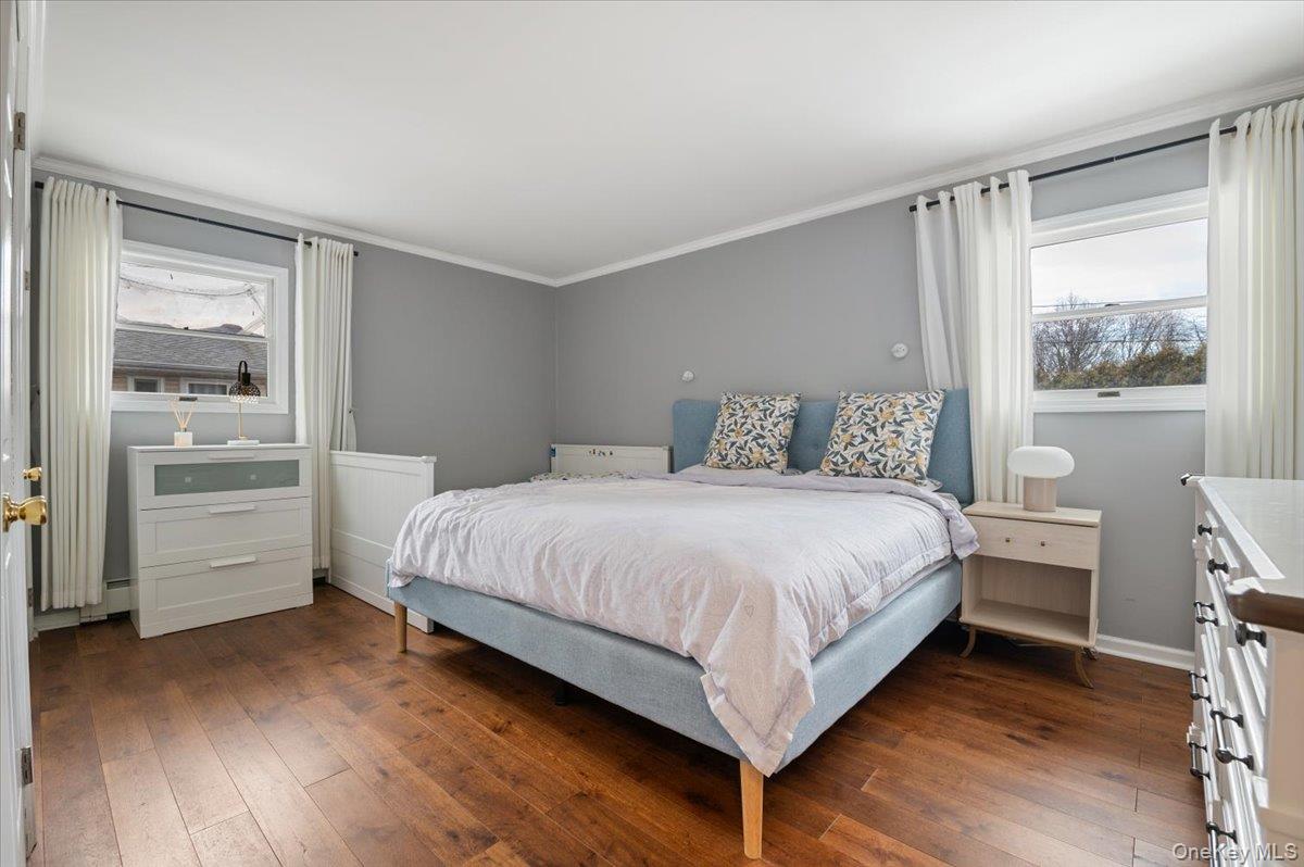 #7 photo, 45 Pickwick Drive, Syosset , NY 11791