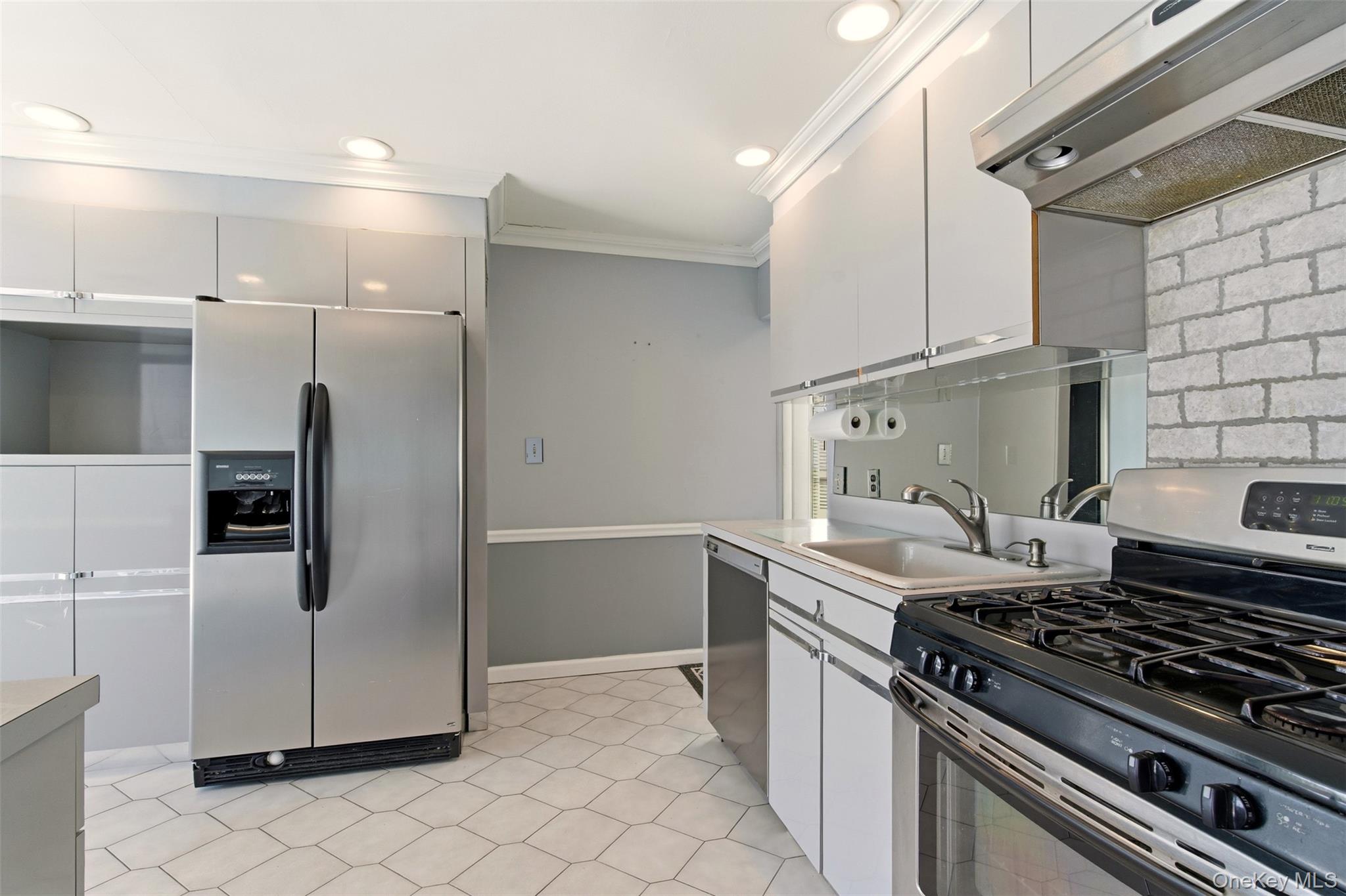 #13 photo, 25 Rogers Lane, מחוז סאפוק Smithtown , NY 11787