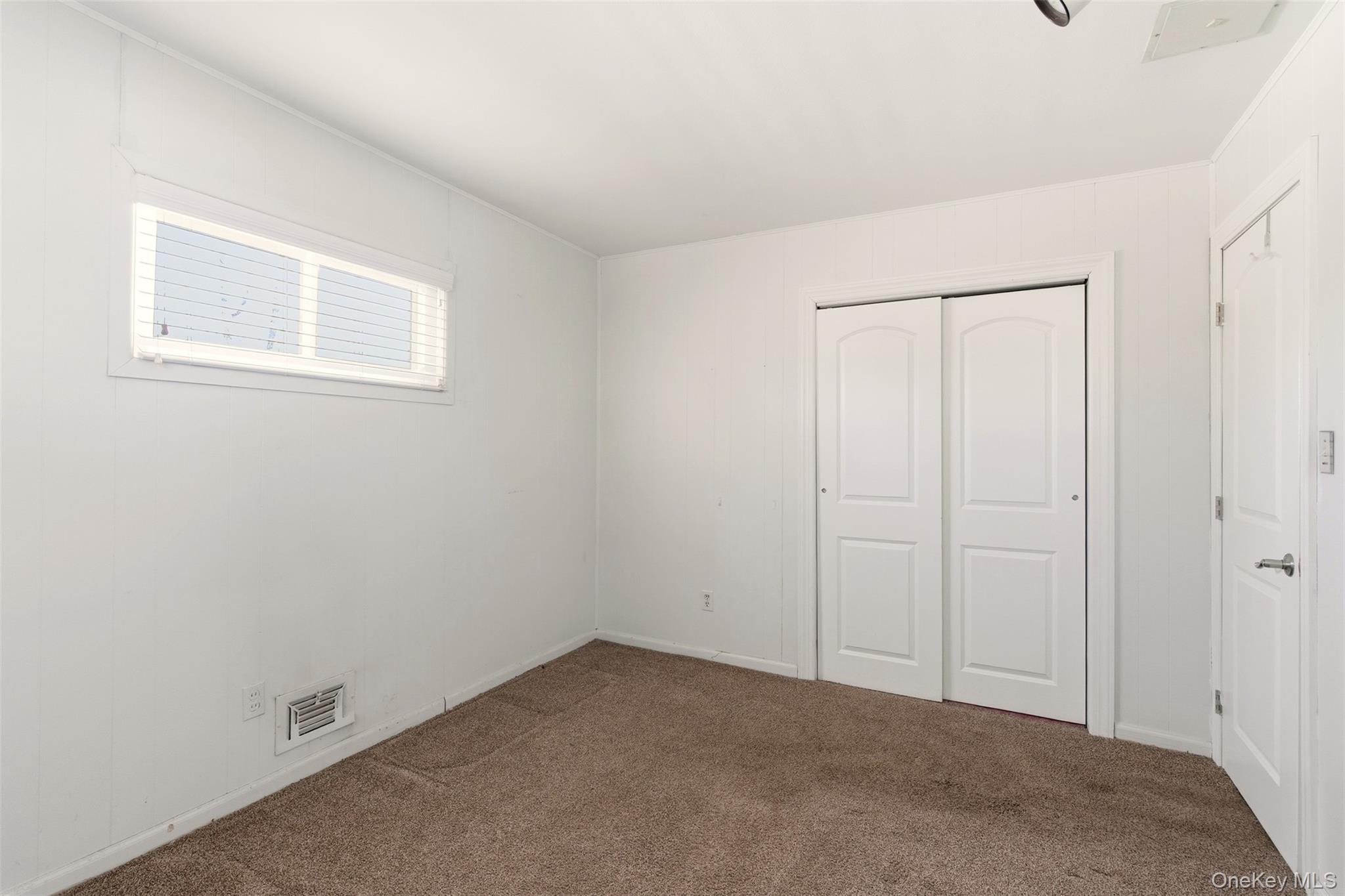 #18 photo, 25 Rogers Lane, מחוז סאפוק Smithtown , NY 11787