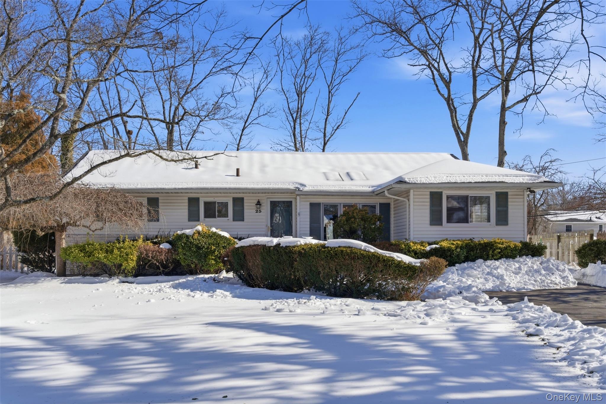 #2 photo, 25 Rogers Lane, מחוז סאפוק Smithtown , NY 11787