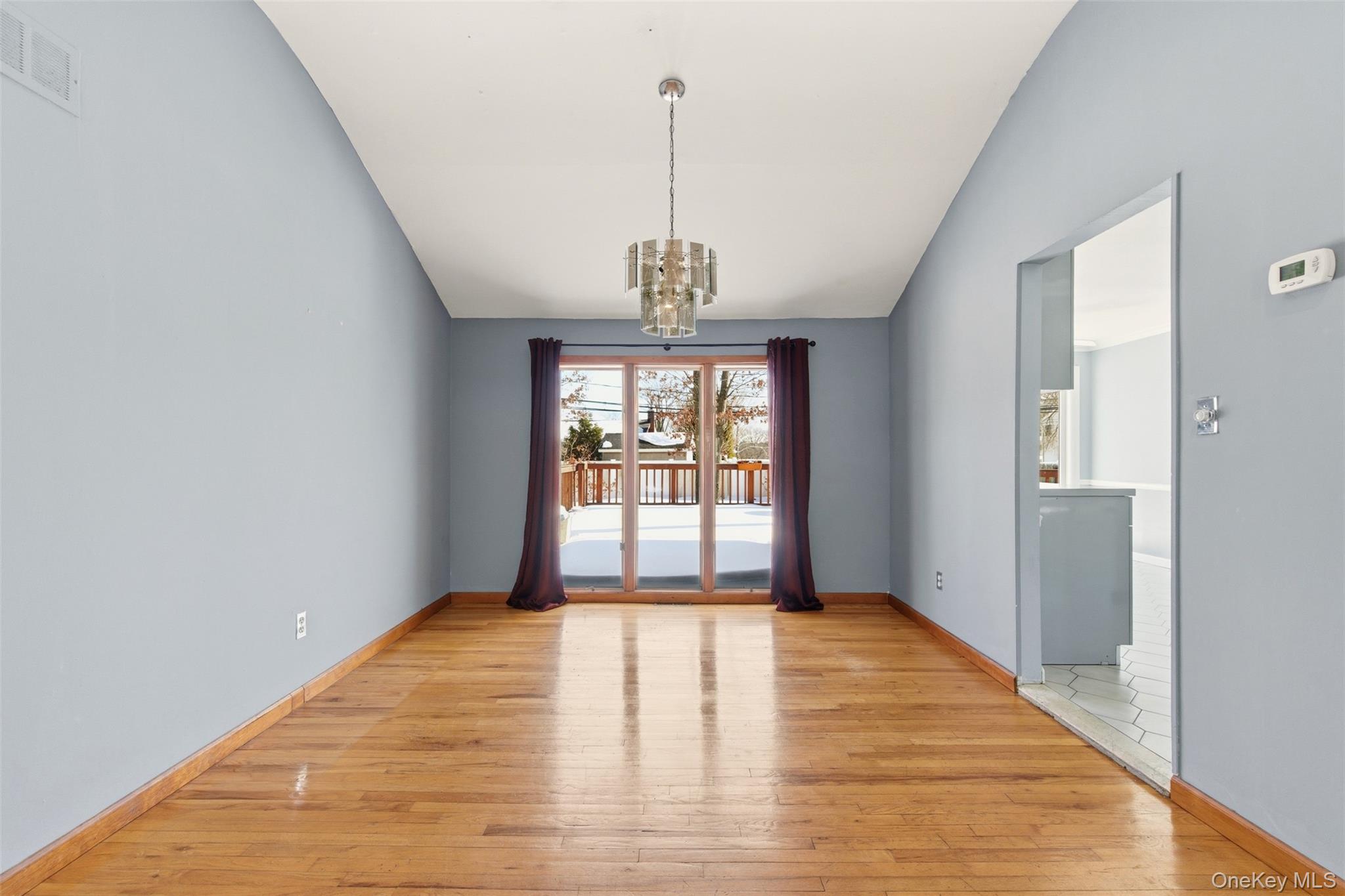 #8 photo, 25 Rogers Lane, מחוז סאפוק Smithtown , NY 11787