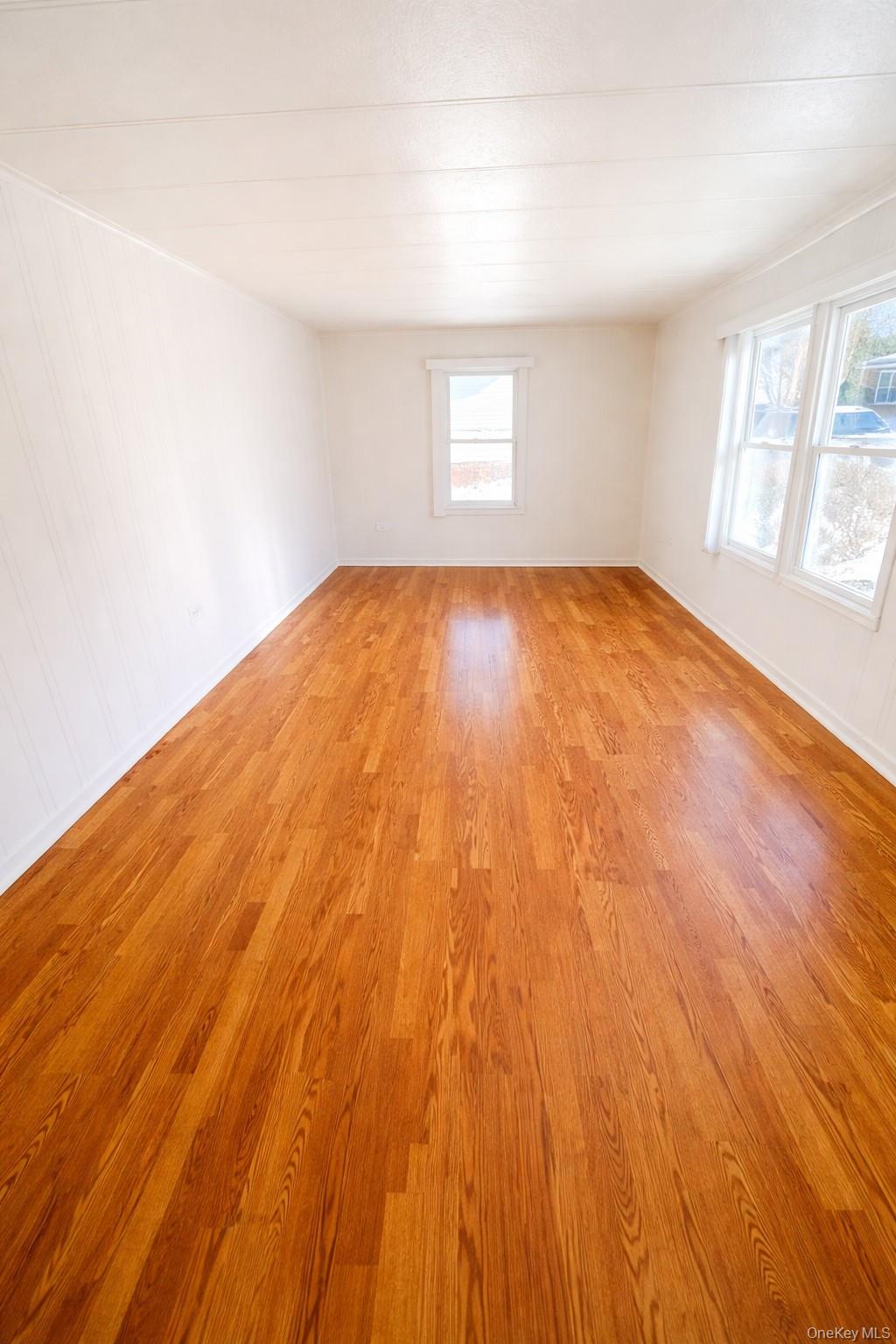 #5 photo, 1661 Old Country Road, Саффолк ‖ Riverhead , NY 11901