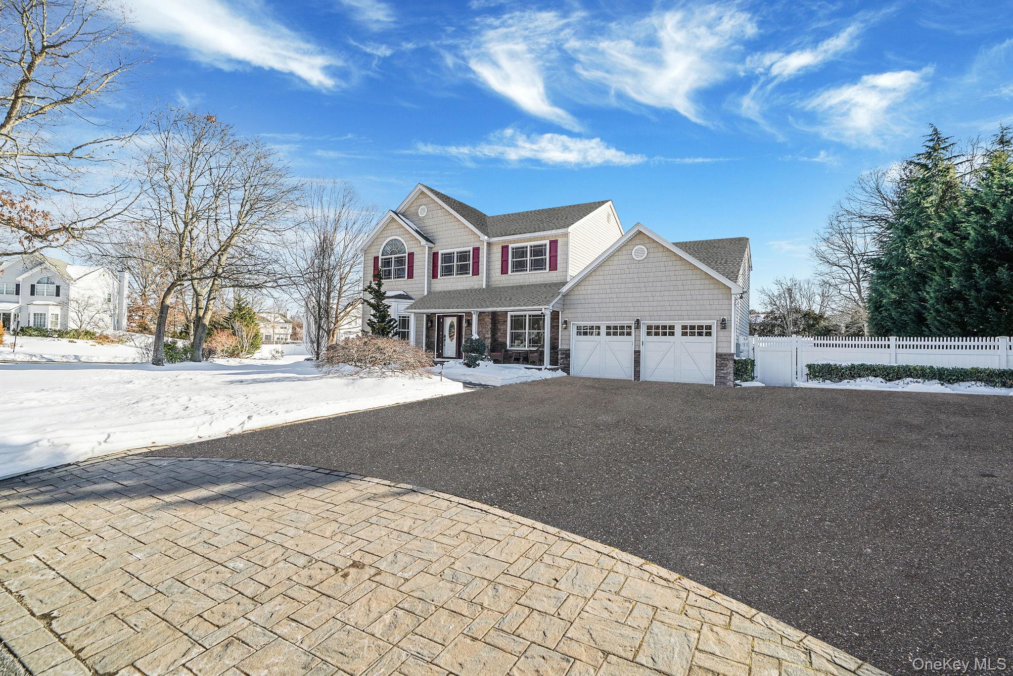 #4 photo, 24 Embassy Road, Selden , NY 11784