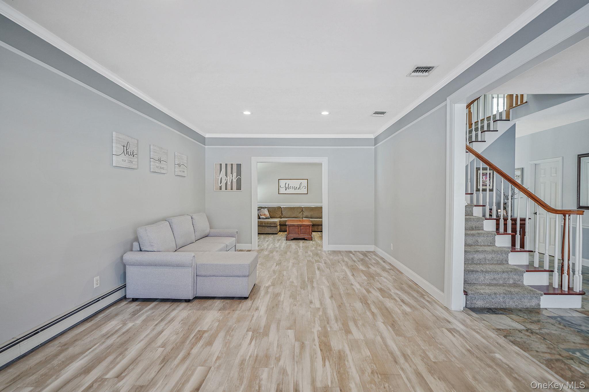 #6 photo, 24 Embassy Road, Selden , NY 11784