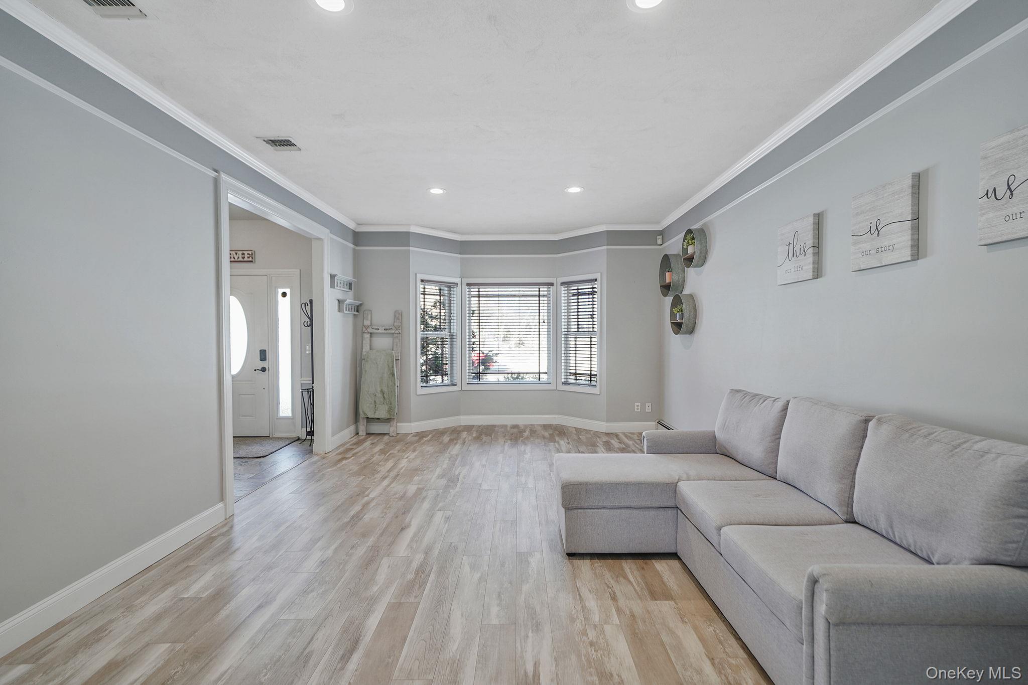 #7 photo, 24 Embassy Road, Selden , NY 11784