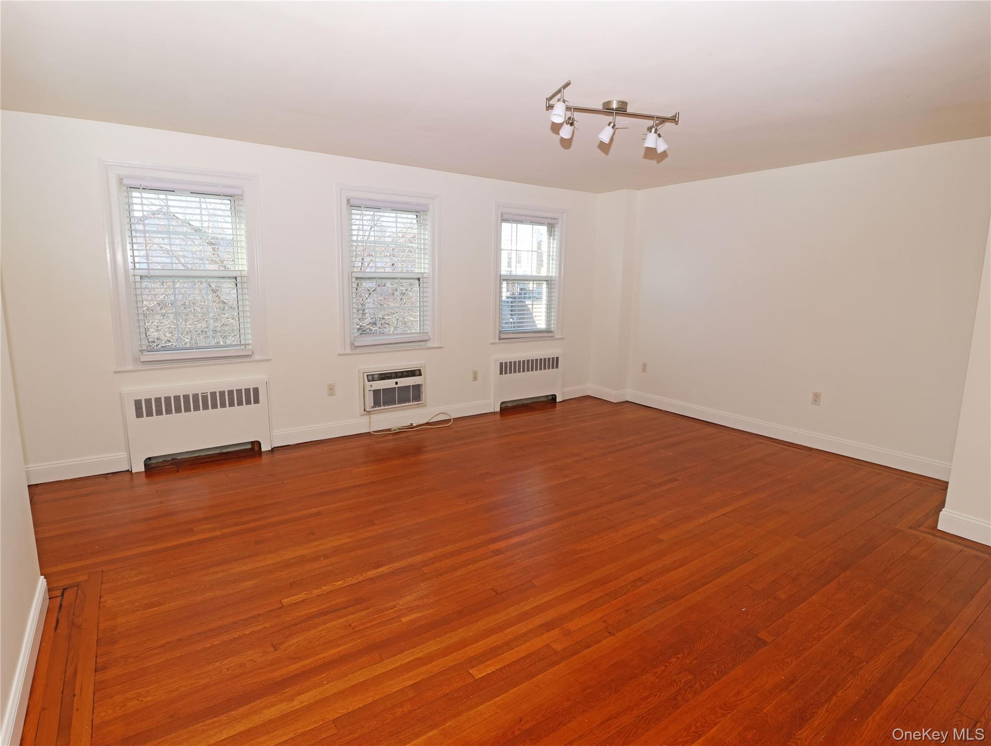 #16 photo, 30-17 36th Street, Astoria , NY 11103