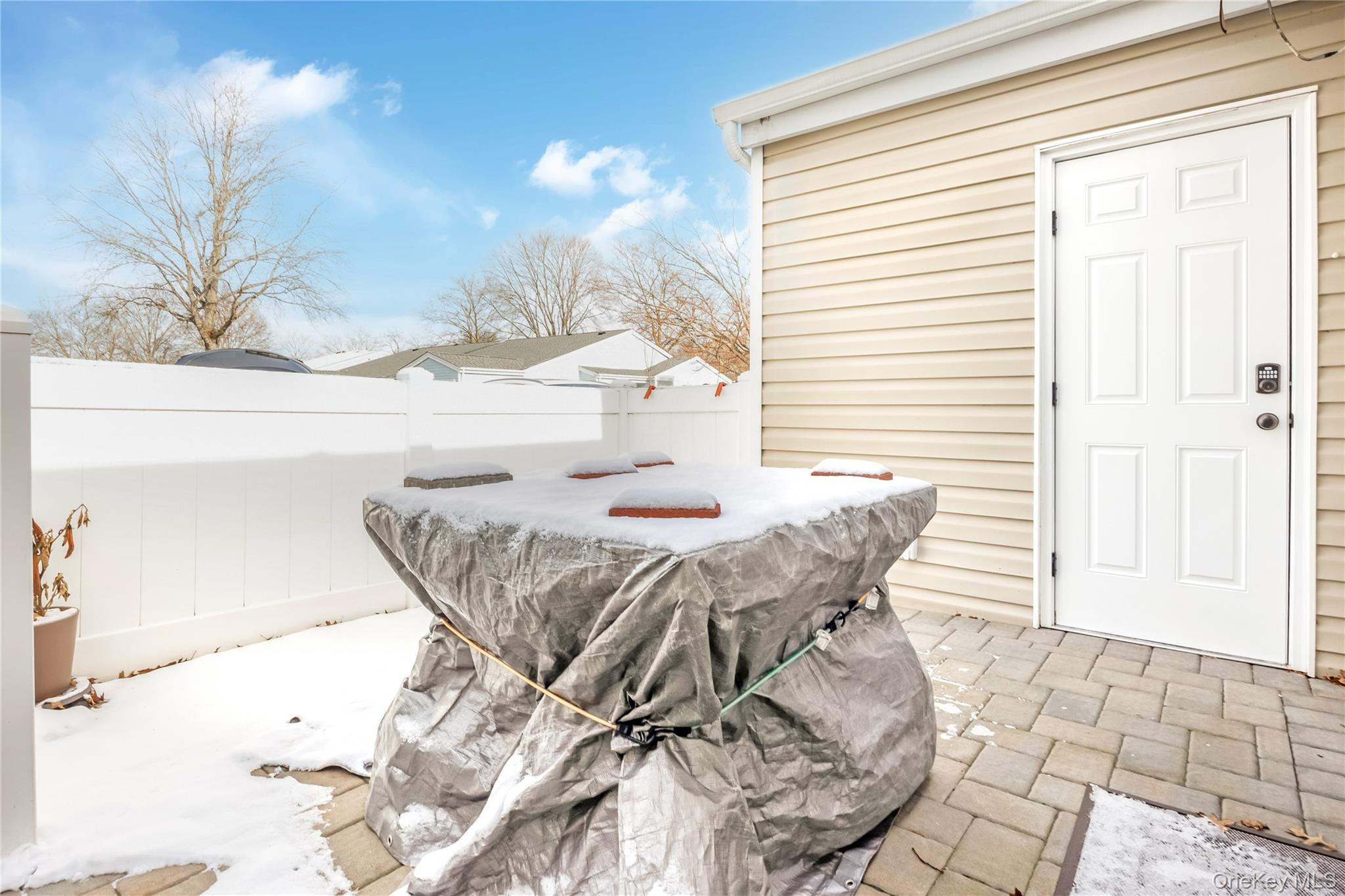 #13 photo, 203 Cabot Court, מחוז סאפוק Saint James , NY 11780