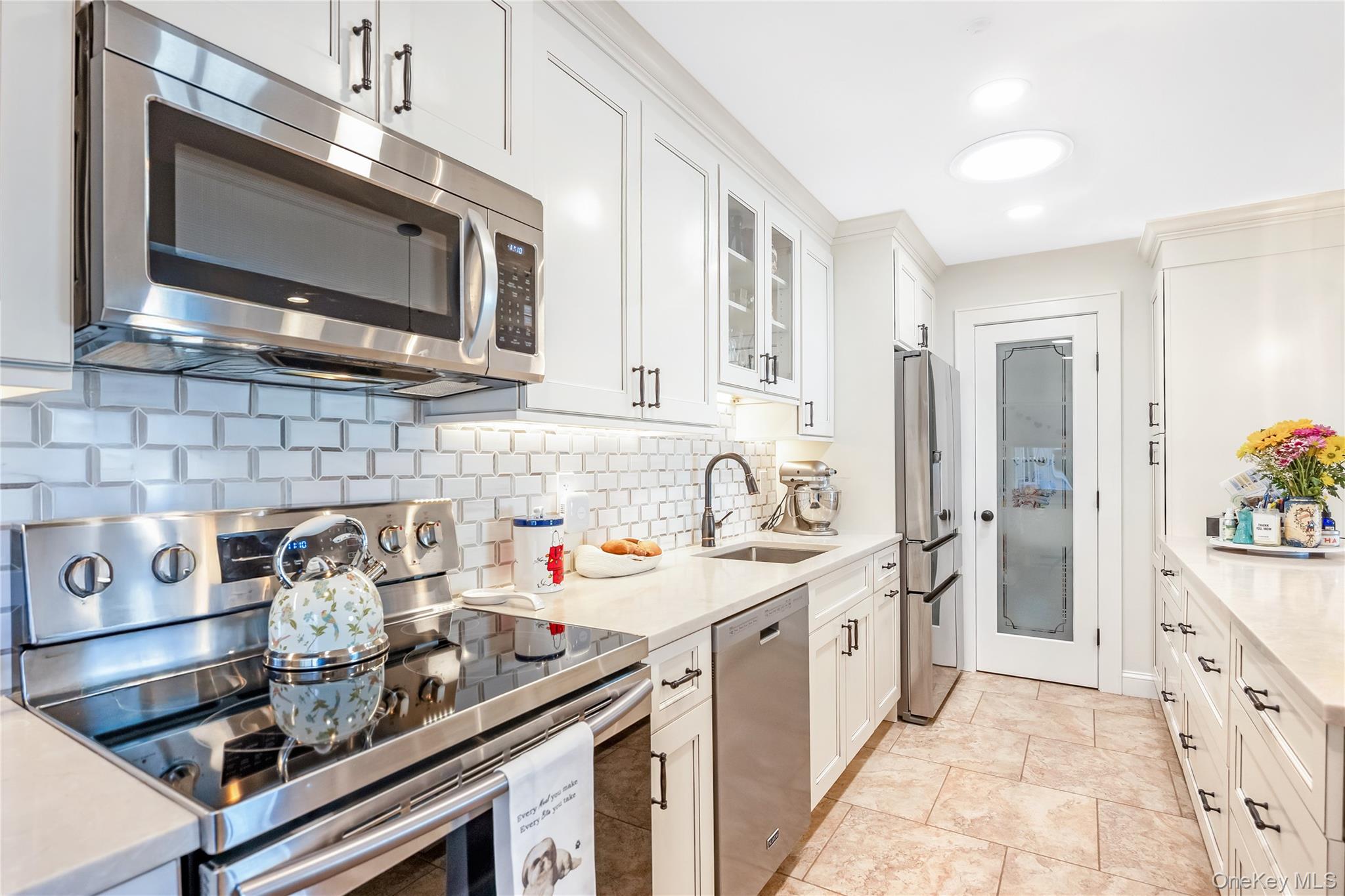 #2 photo, 203 Cabot Court, מחוז סאפוק Saint James , NY 11780