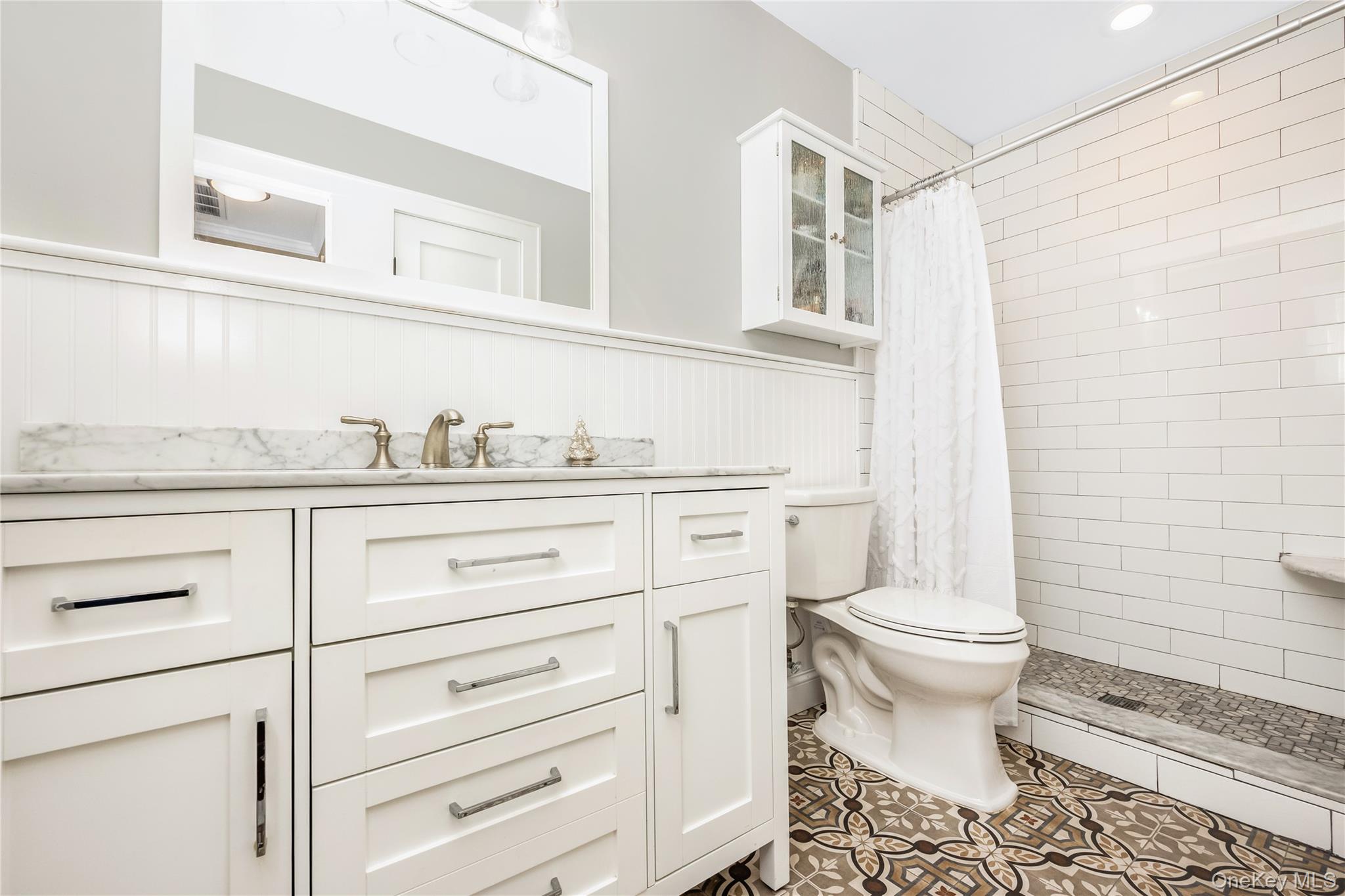 #9 photo, 203 Cabot Court, מחוז סאפוק Saint James , NY 11780