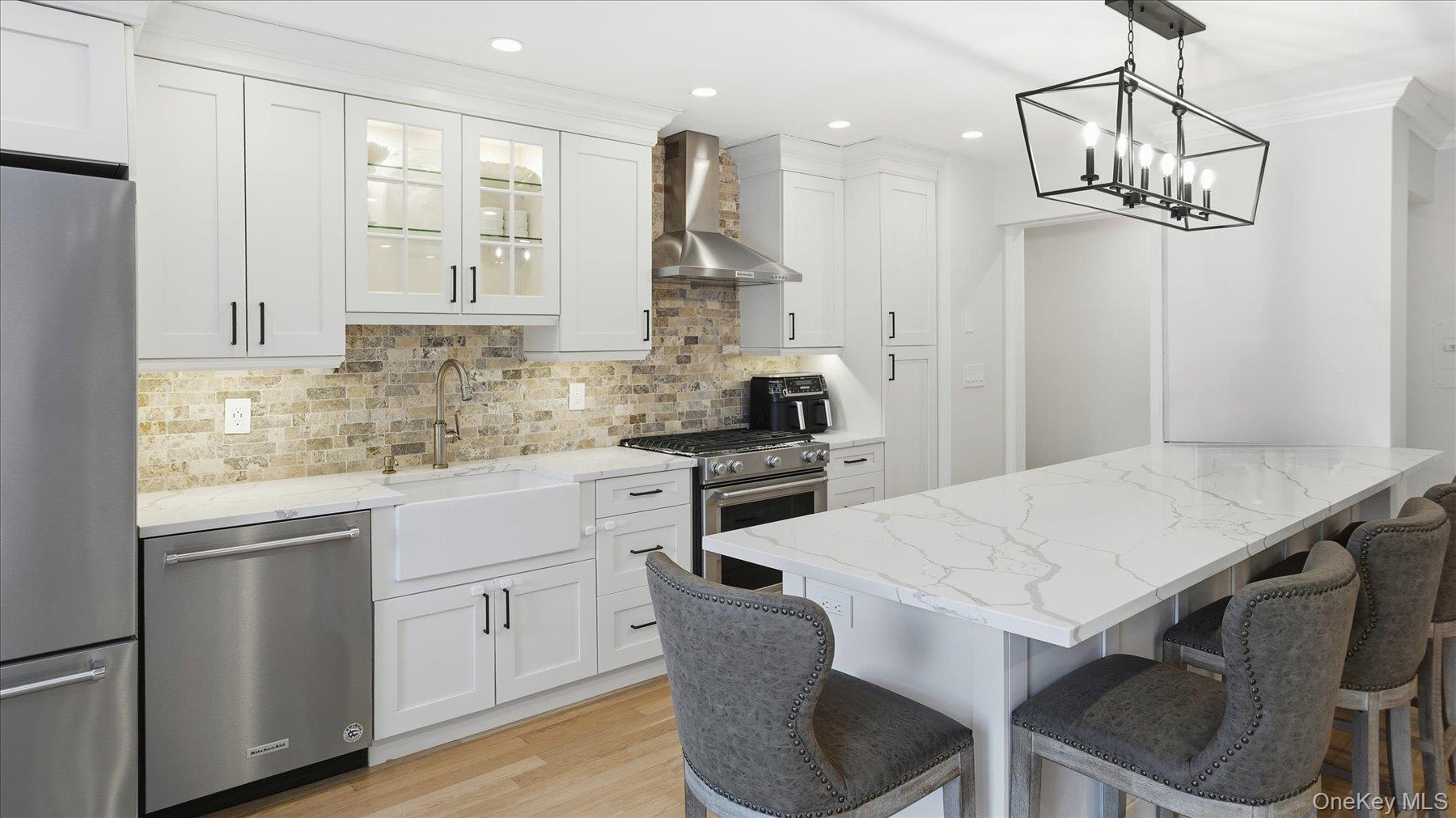 #2 photo, 22 Park Place, Great Neck , NY 11021