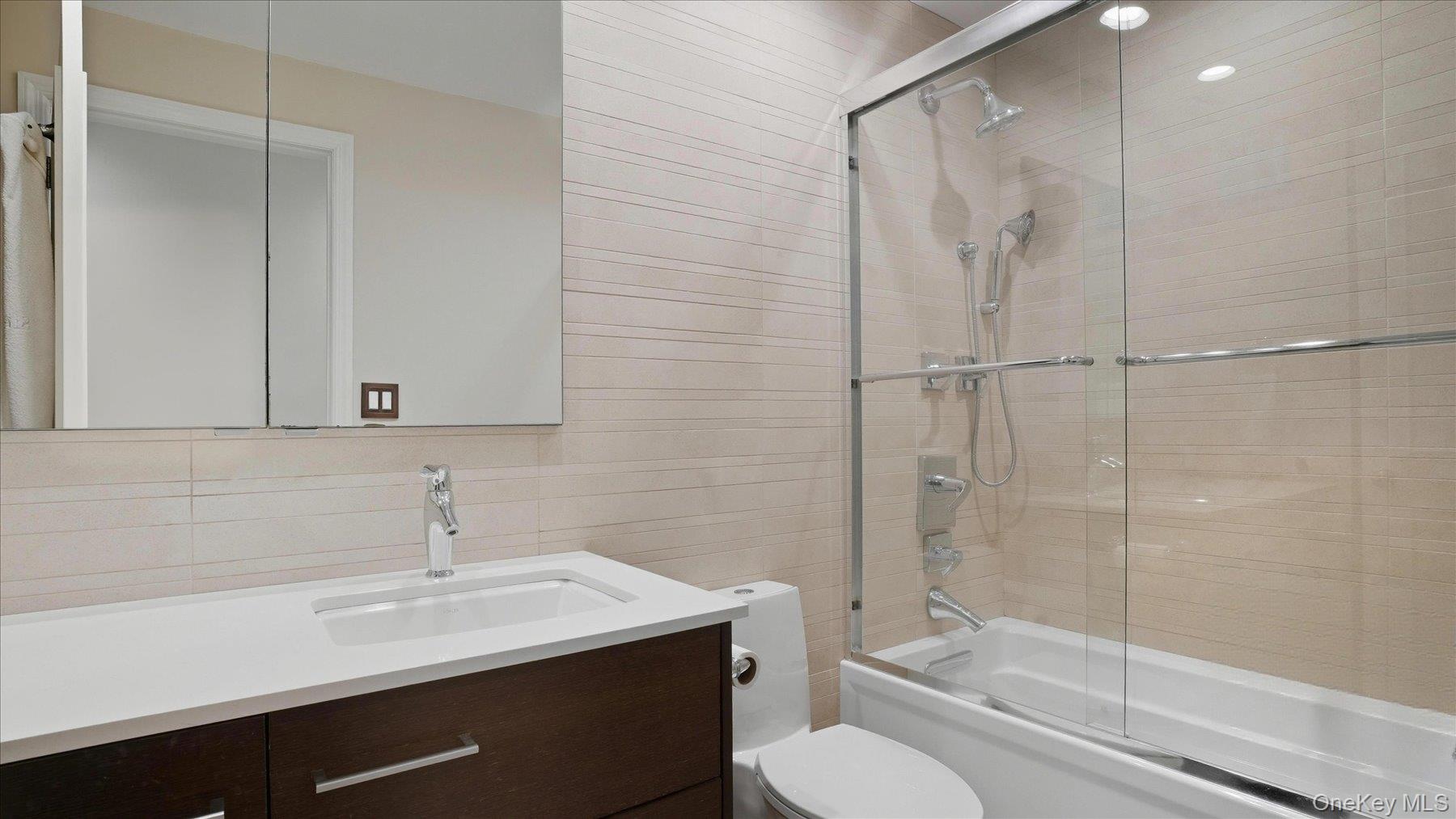 #9 photo, 22 Park Place, Great Neck , NY 11021