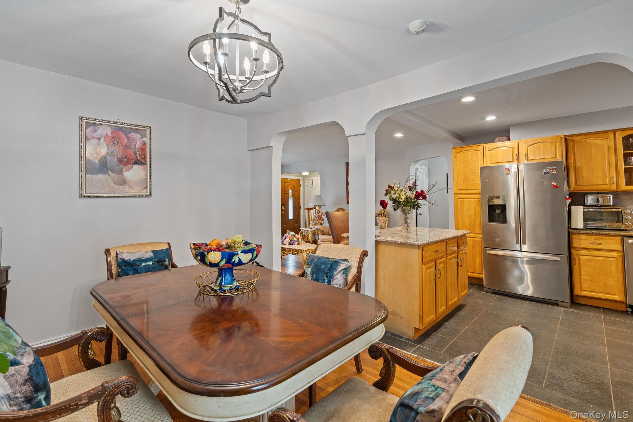 #12 photo, 947 Glenwood Road, Нассау ‖ West Hempstead , NY 11552