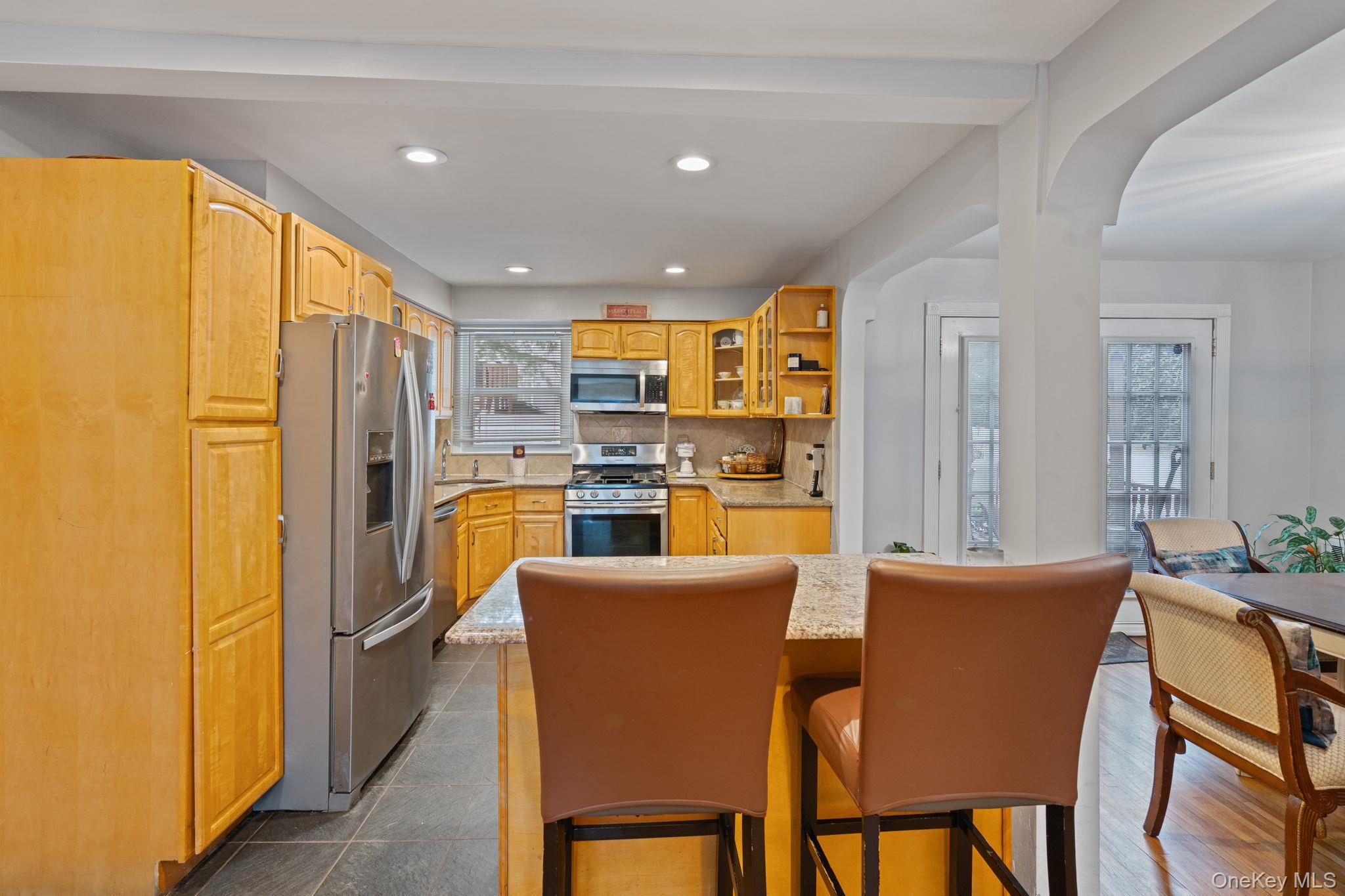 #13 photo, 947 Glenwood Road, Нассау ‖ West Hempstead , NY 11552