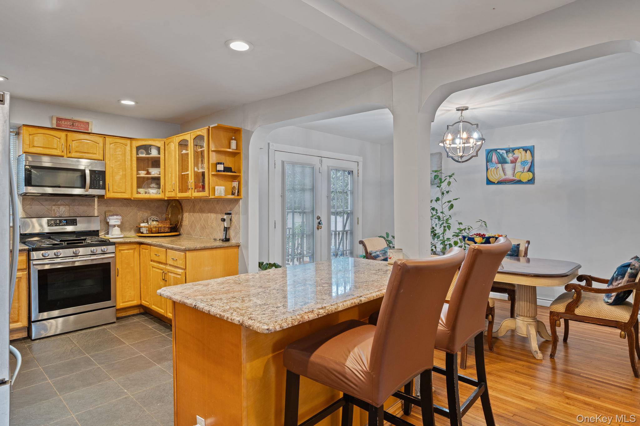 #14 photo, 947 Glenwood Road, Нассау ‖ West Hempstead , NY 11552