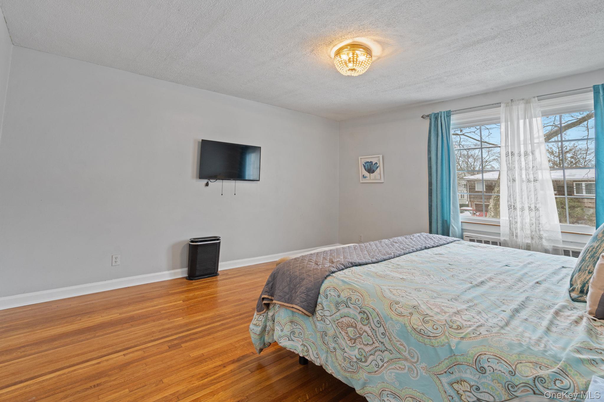 #18 photo, 947 Glenwood Road, Нассау ‖ West Hempstead , NY 11552