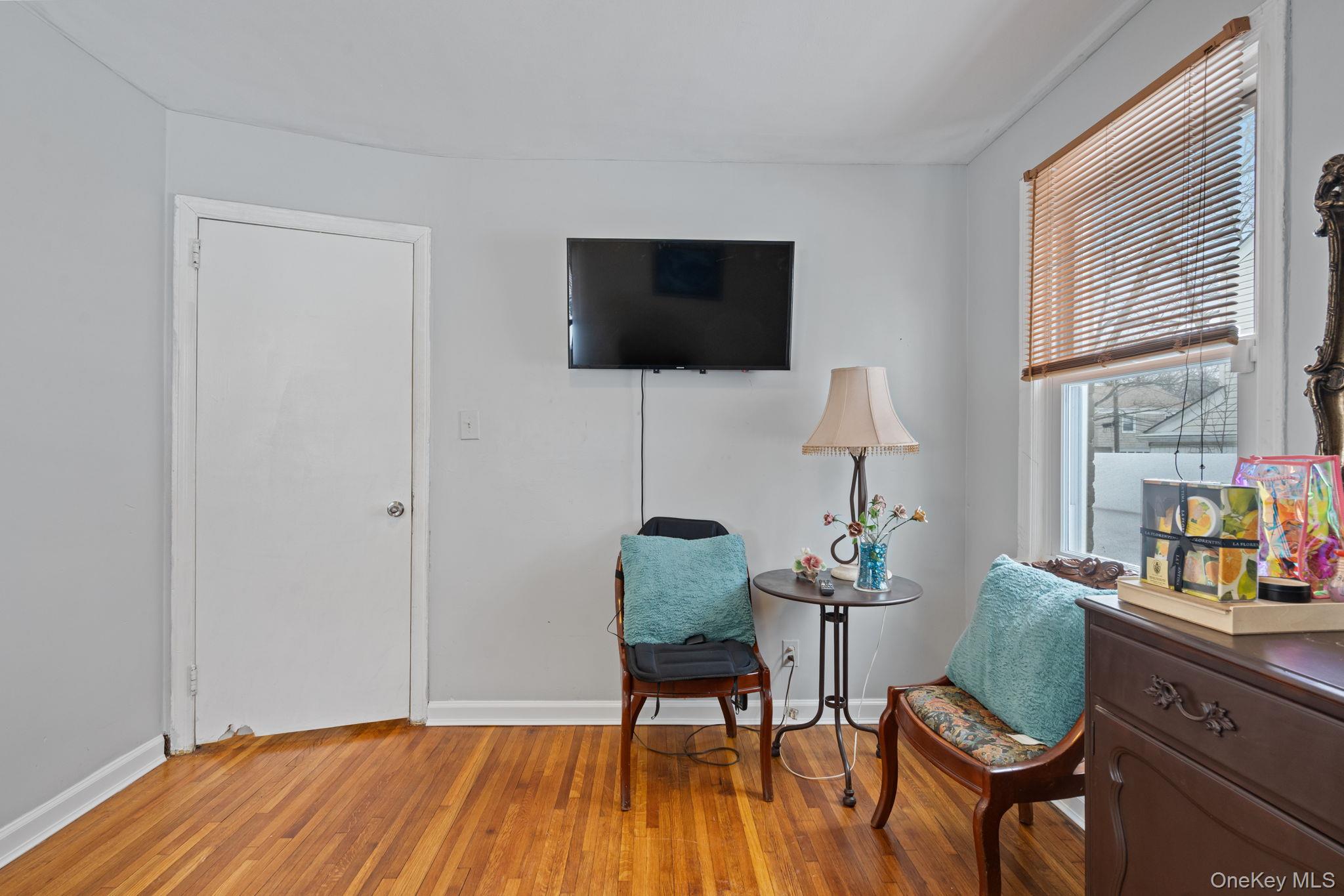 #20 photo, 947 Glenwood Road, Нассау ‖ West Hempstead , NY 11552