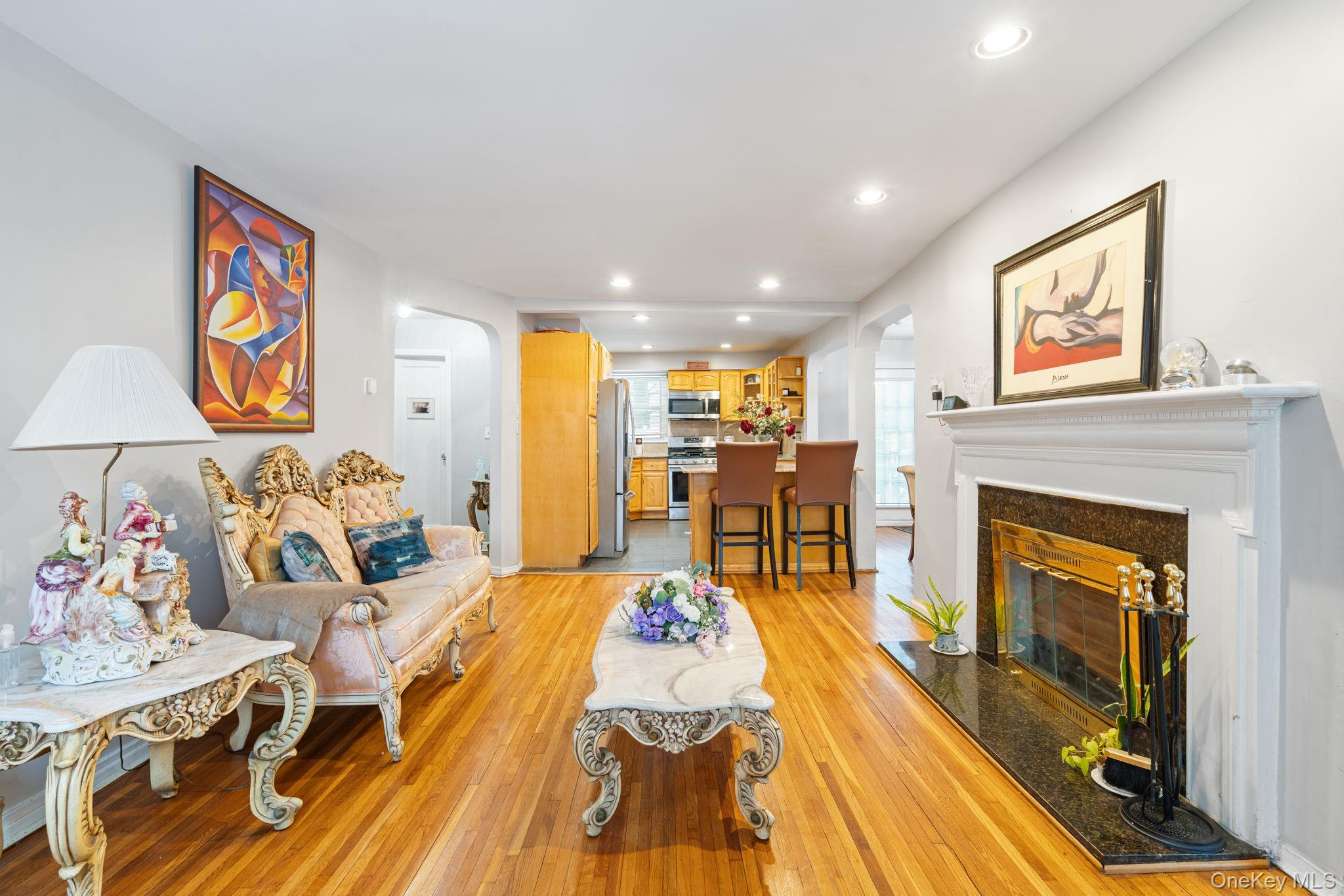 #5 photo, 947 Glenwood Road, Нассау ‖ West Hempstead , NY 11552