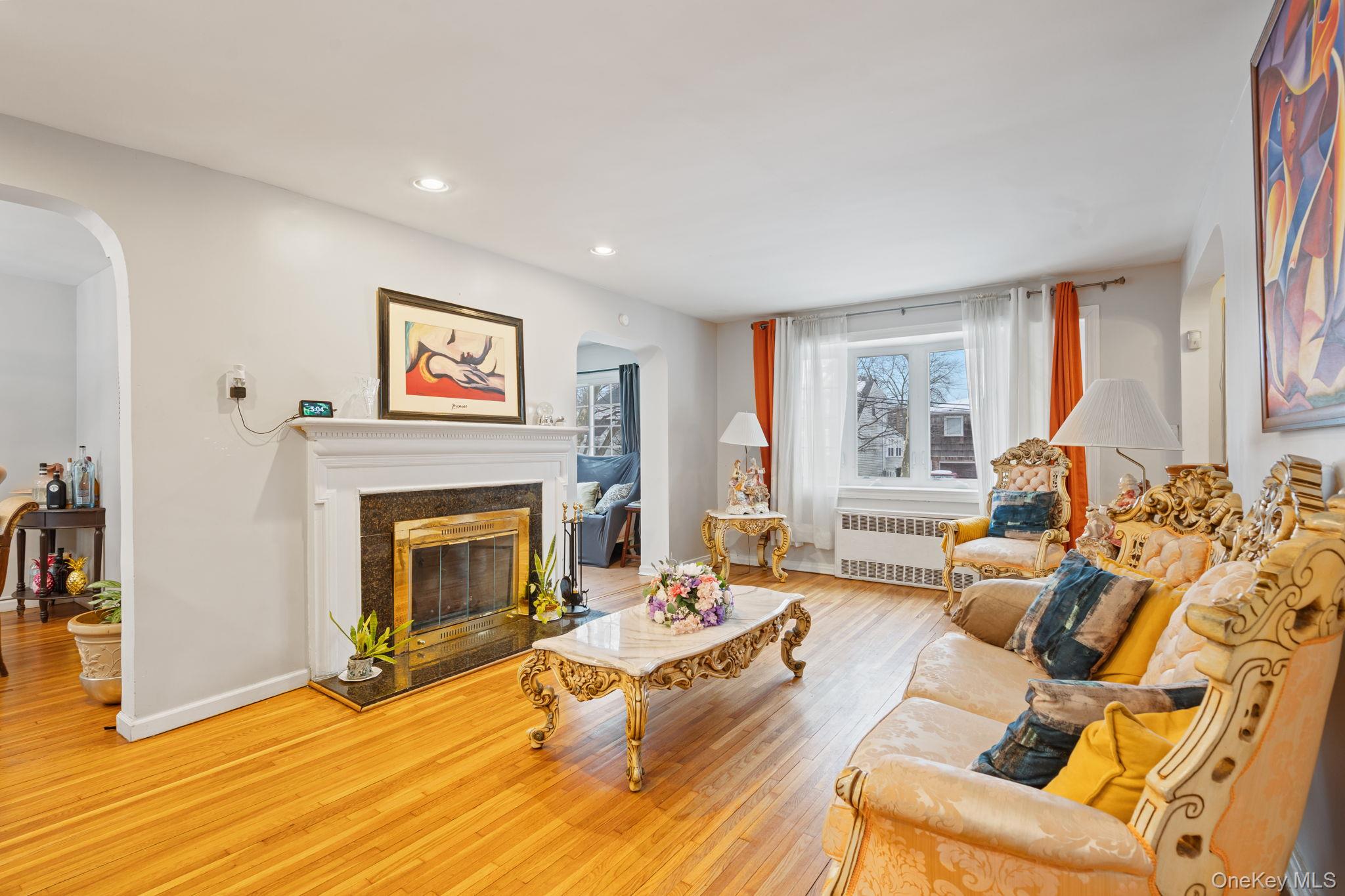 #7 photo, 947 Glenwood Road, Нассау ‖ West Hempstead , NY 11552