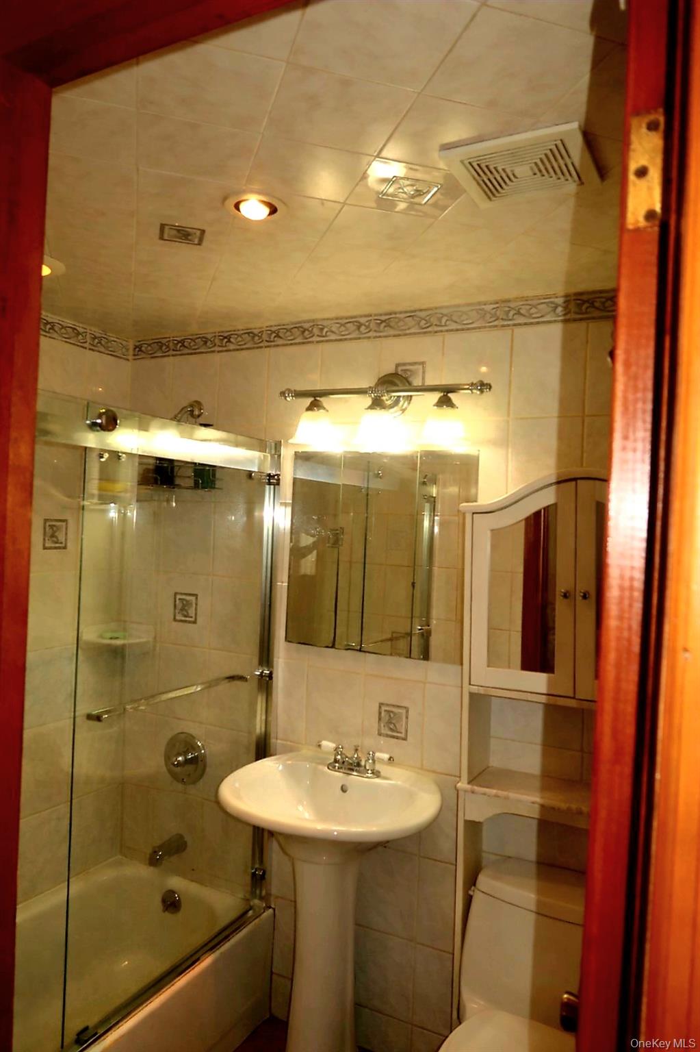 #8 photo, 11403 111th Avenue, Richmond Hill , NY 11420