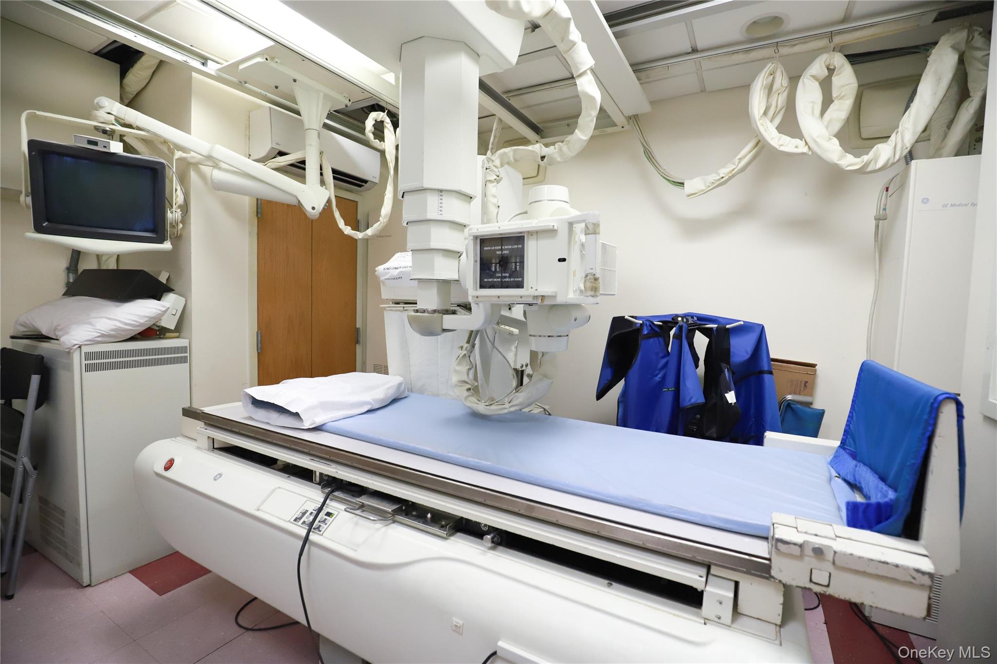 #13 photo, 116-14 Myrtle Avenue, Richmond Hill , NY 11418