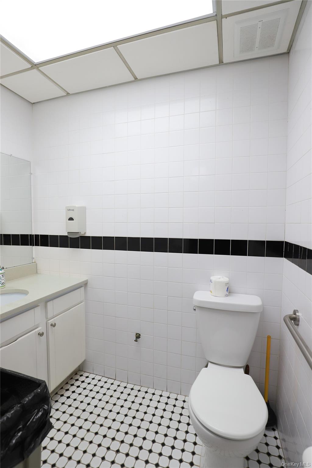 #9 photo, 116-14 Myrtle Avenue, Richmond Hill , NY 11418