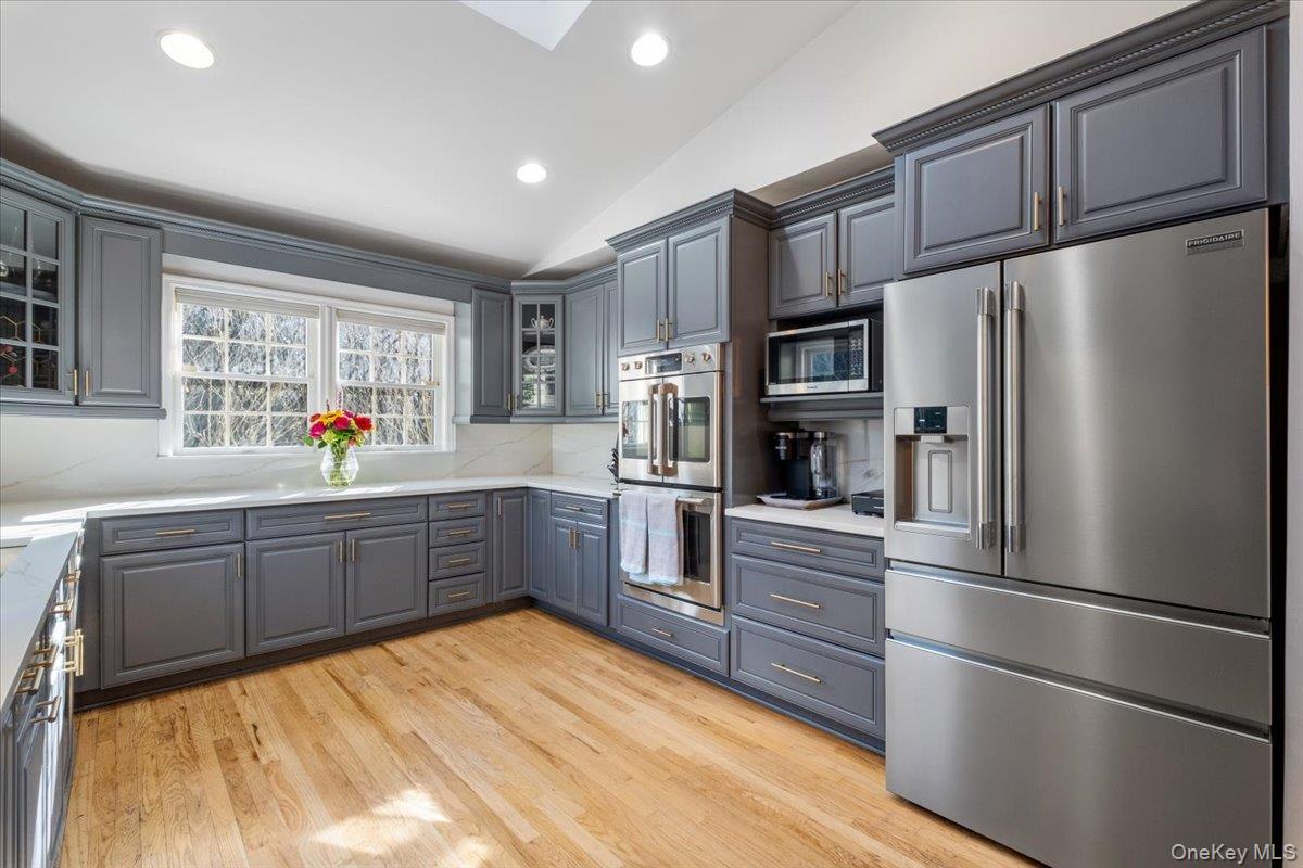 #12 photo, 10 Burling Avenue, White Plains , NY 10605