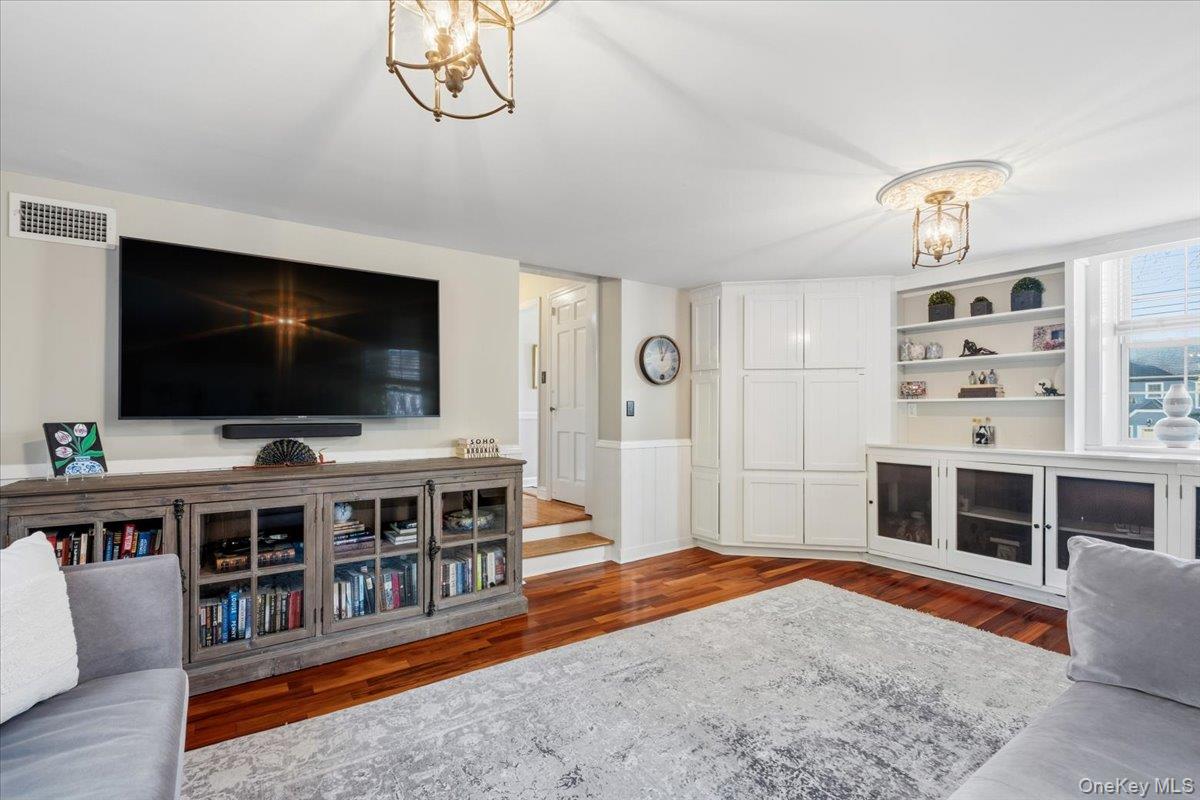 #17 photo, 10 Burling Avenue, White Plains , NY 10605