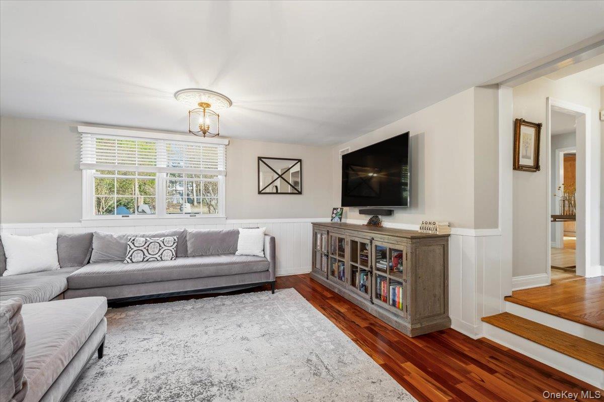 #19 photo, 10 Burling Avenue, White Plains , NY 10605