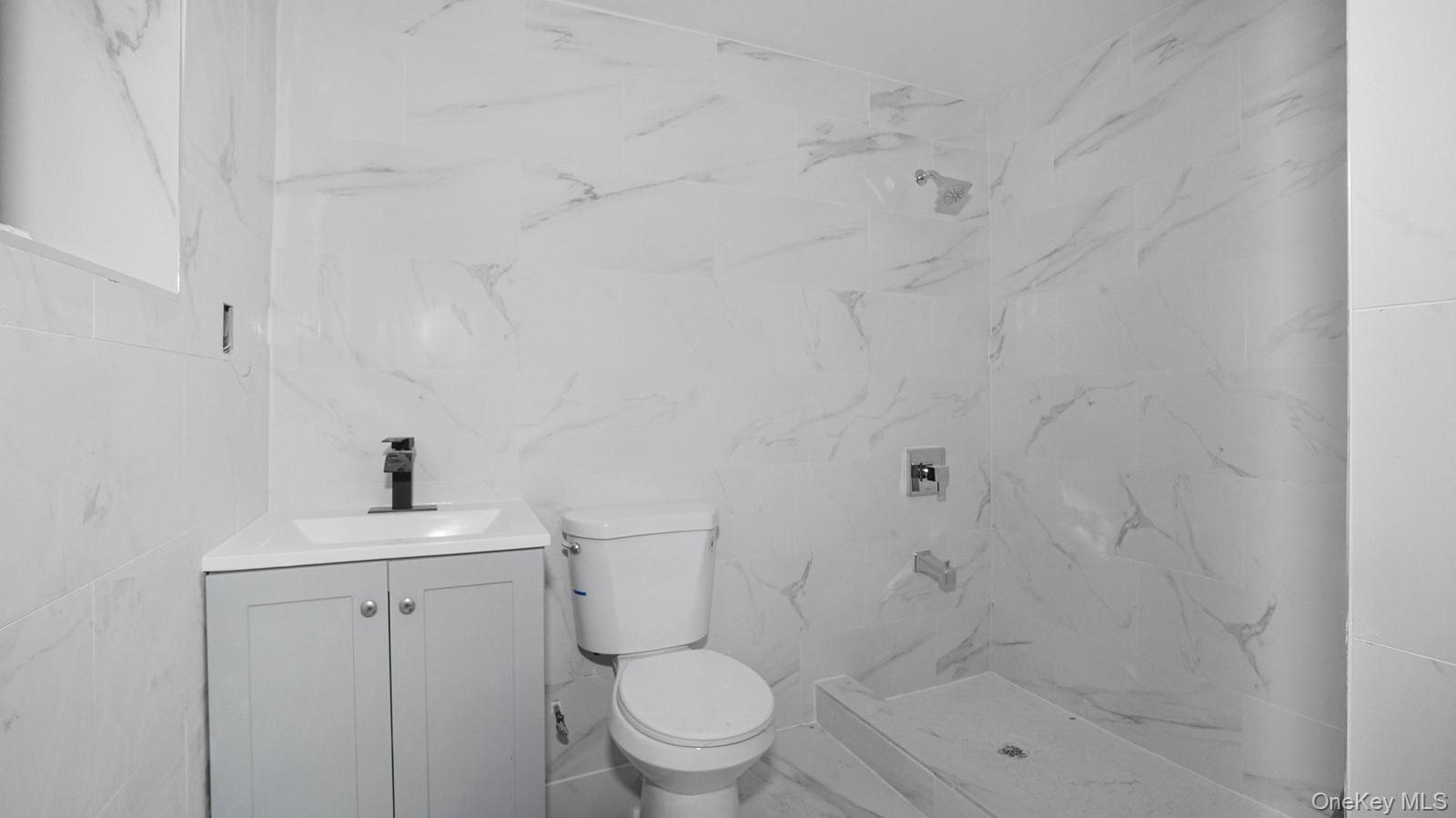 #18 photo, 2040 Washington Avenue, הברונקס Bronx , NY 10457