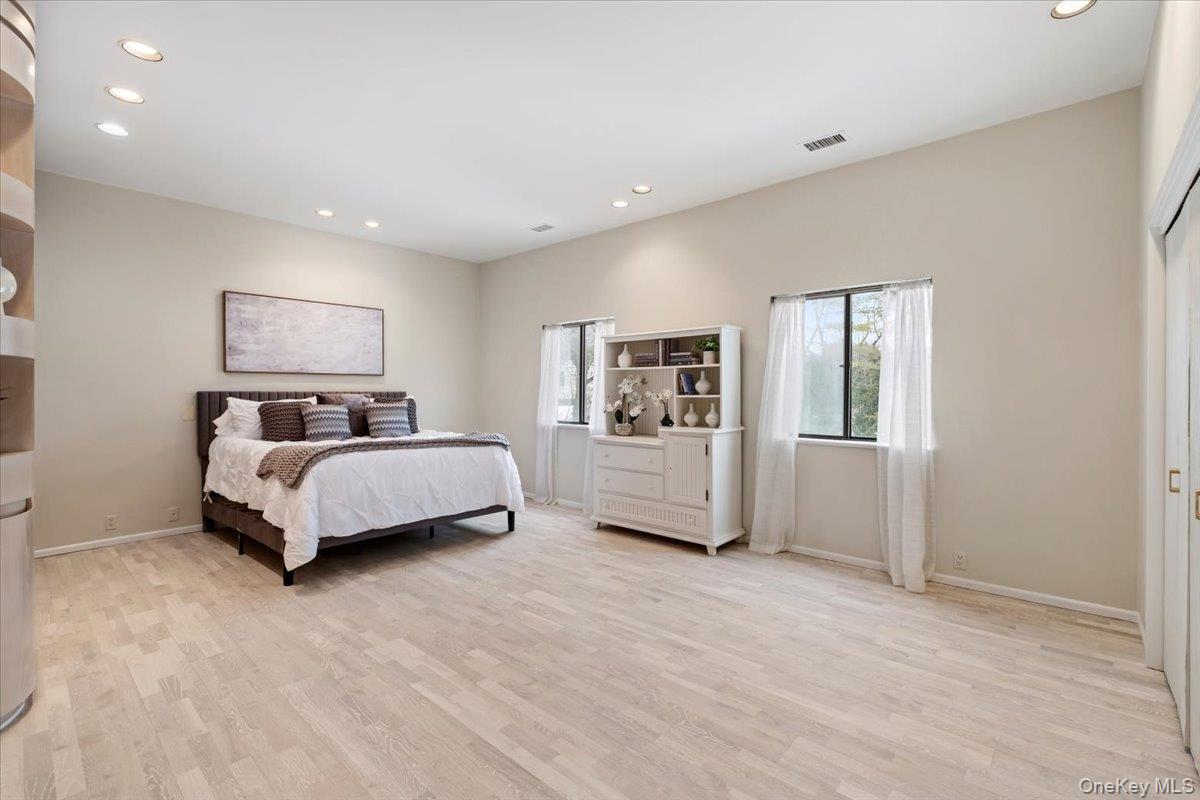 #12 photo, 2 Brookridge Road, New Rochelle , NY 10804