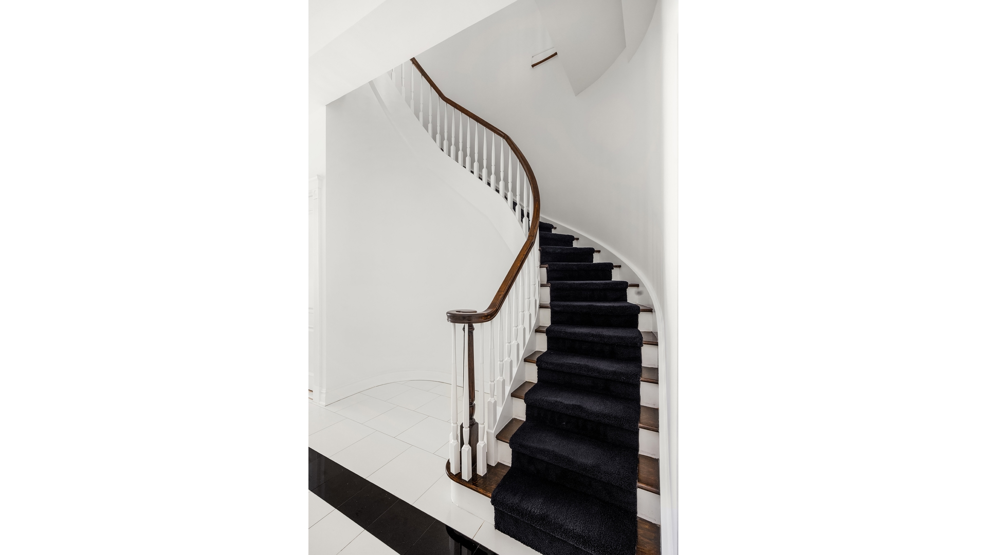 #11 photo, 18 E 62ND Street, Lenox Hill , NY 10065