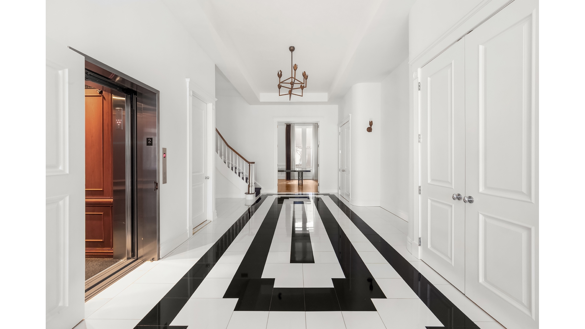 #7 photo, 18 E 62ND Street, Lenox Hill , NY 10065