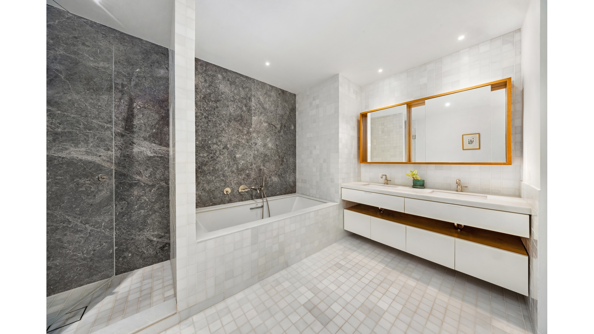 #7 photo, 30 WARREN Street, Tribeca , NY 10007