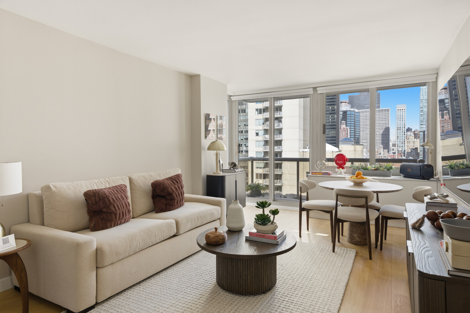 #1 photo, 234 E 46TH Street, Манхэттен ‖ Turtle Bay , NY 10017