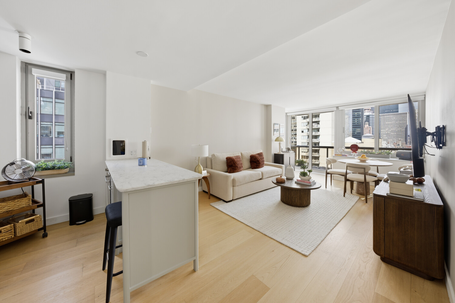 #4 photo, 234 E 46TH Street, Манхэттен ‖ Turtle Bay , NY 10017